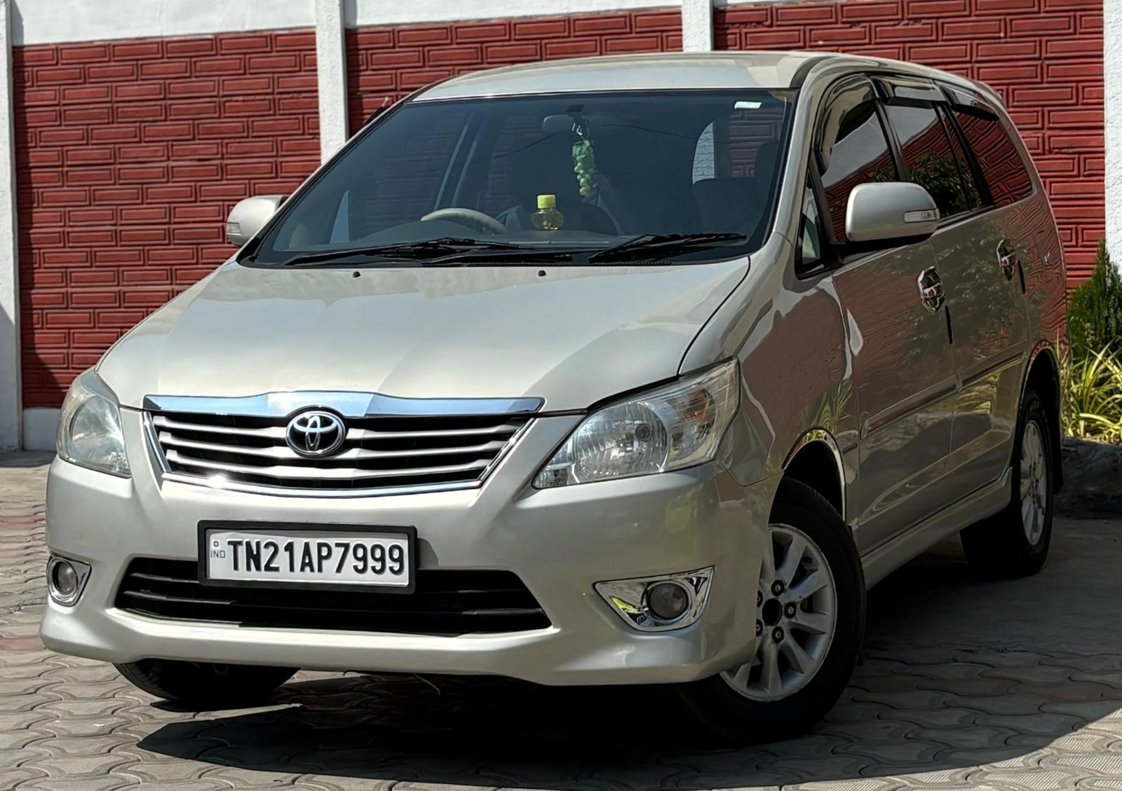 Toyota Innova - Image 9