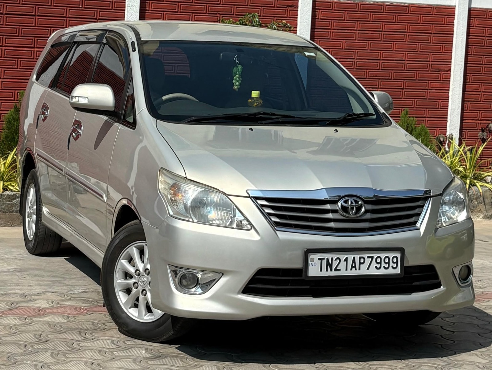 Toyota Innova - Image 4