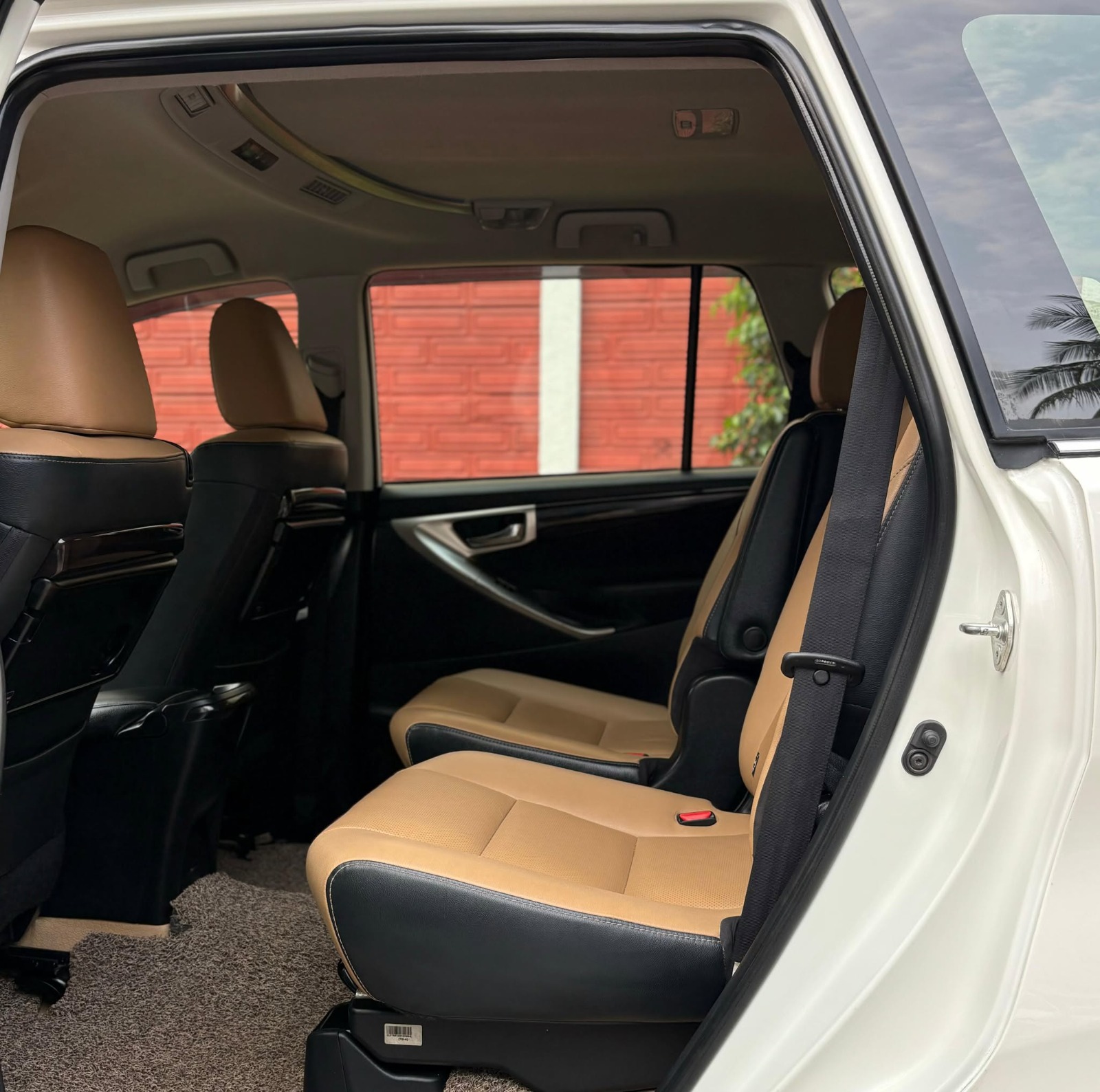 Toyota Innova Crysta - Image 4