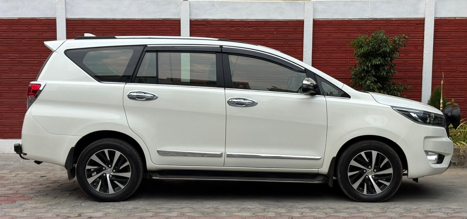 Toyota Innova Crysta - Image 8