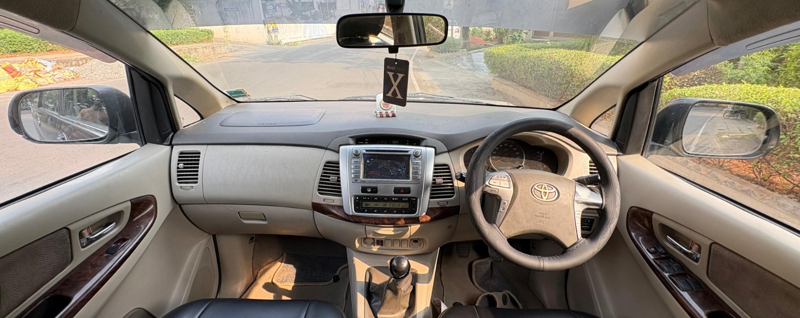 Toyota Innova - Image 7