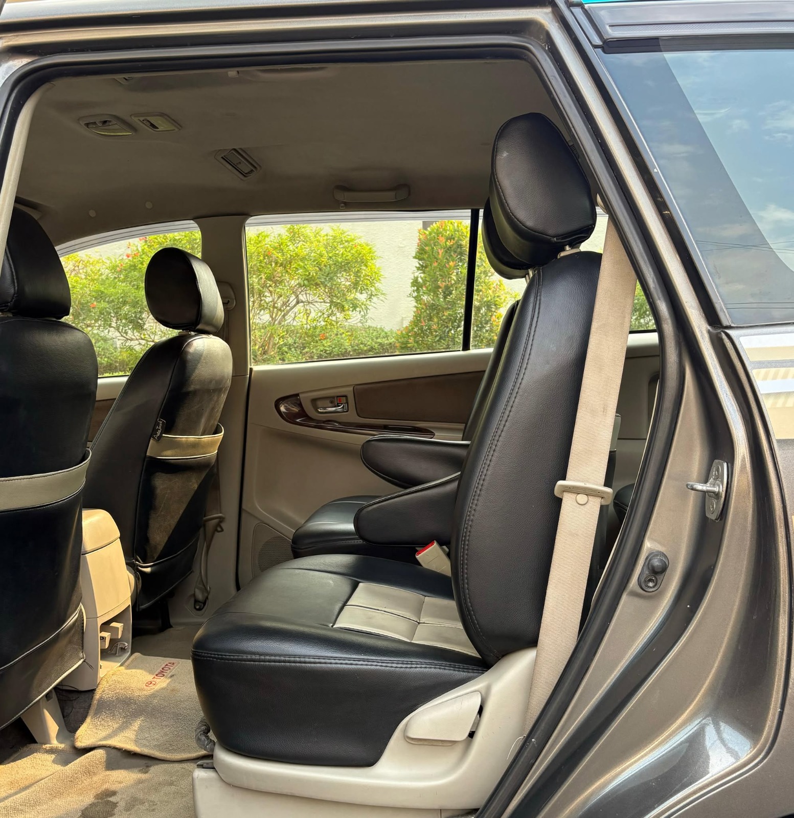 Toyota Innova - Image 6