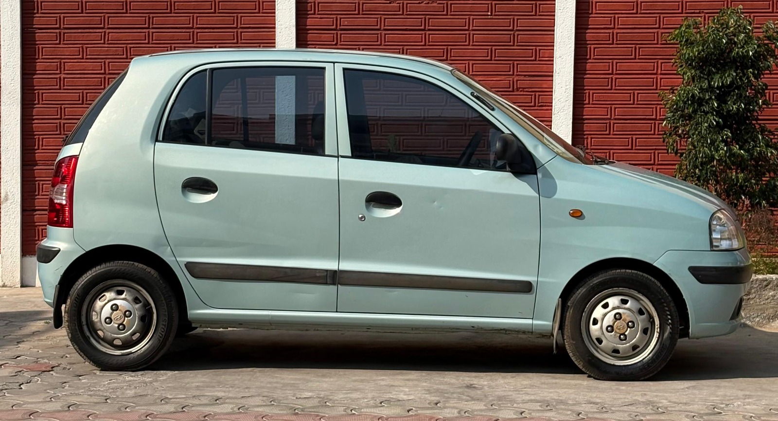 Hyundai Santro Xing - Image 3