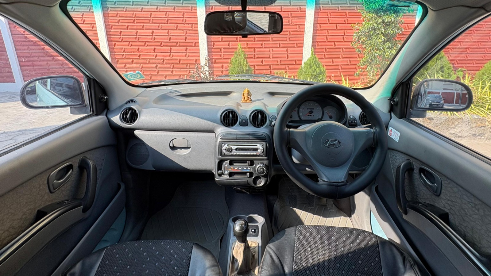 Hyundai Santro Xing - Image 2