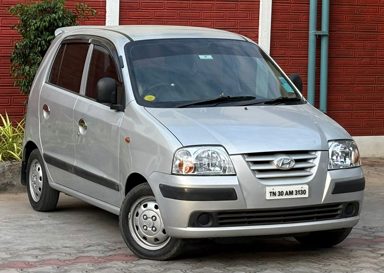 Hyundai Santro Xing - Image 9