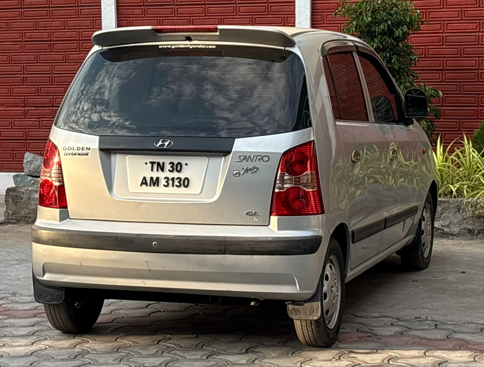 Hyundai Santro Xing - Image 3