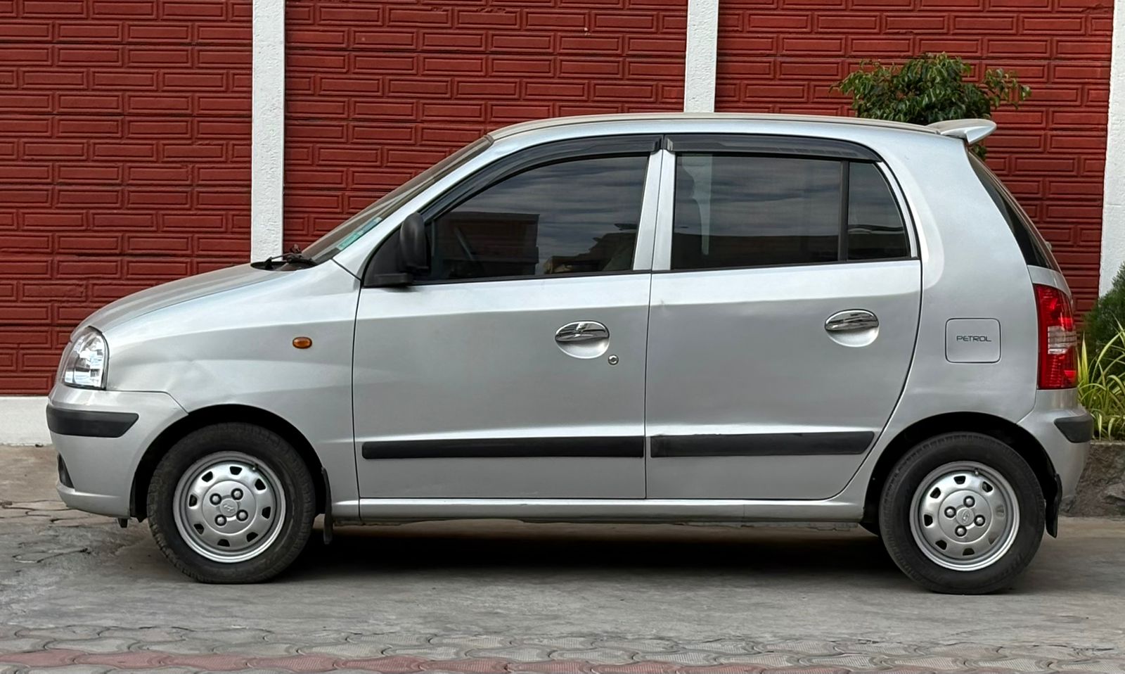Hyundai Santro Xing - Image 7