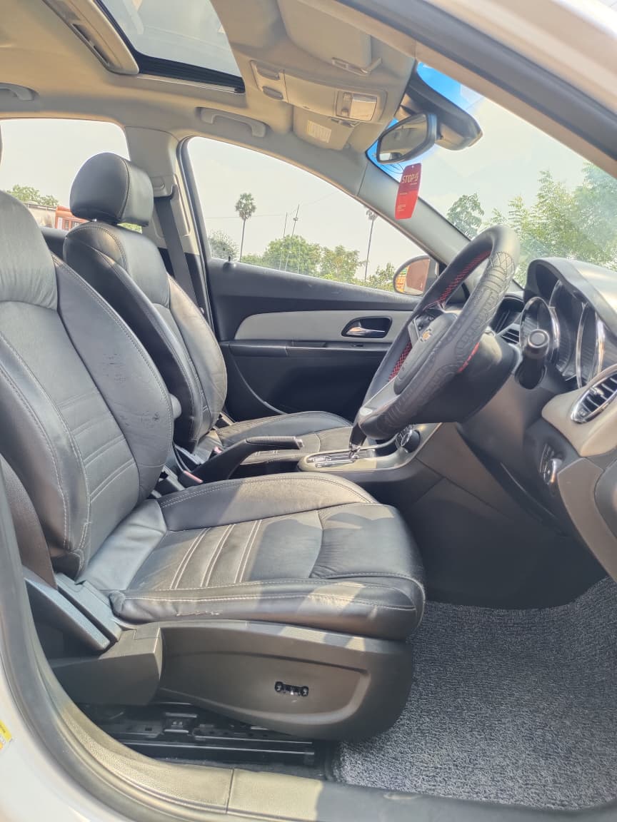 Chevrolet Cruze - Image 7