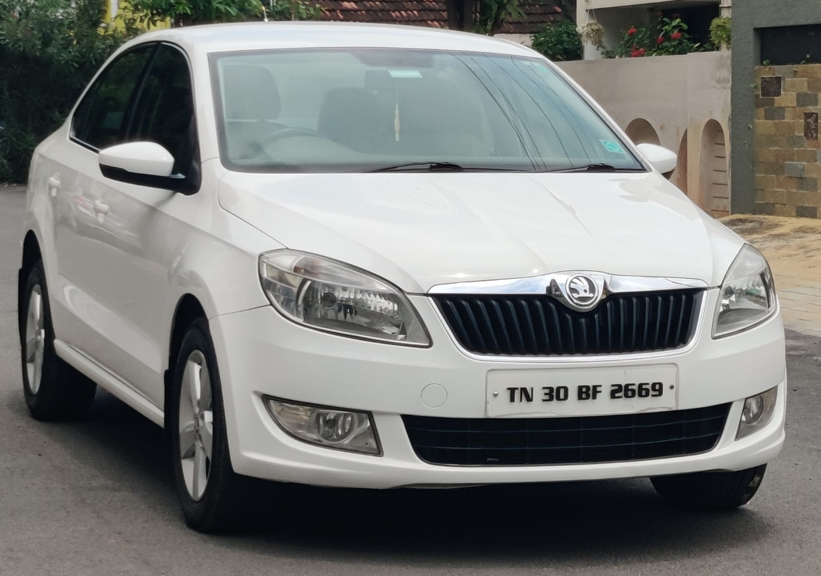 Skoda Rapid - Image 8