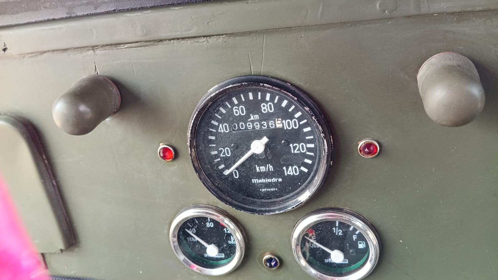 Willys Jeep - Image 12