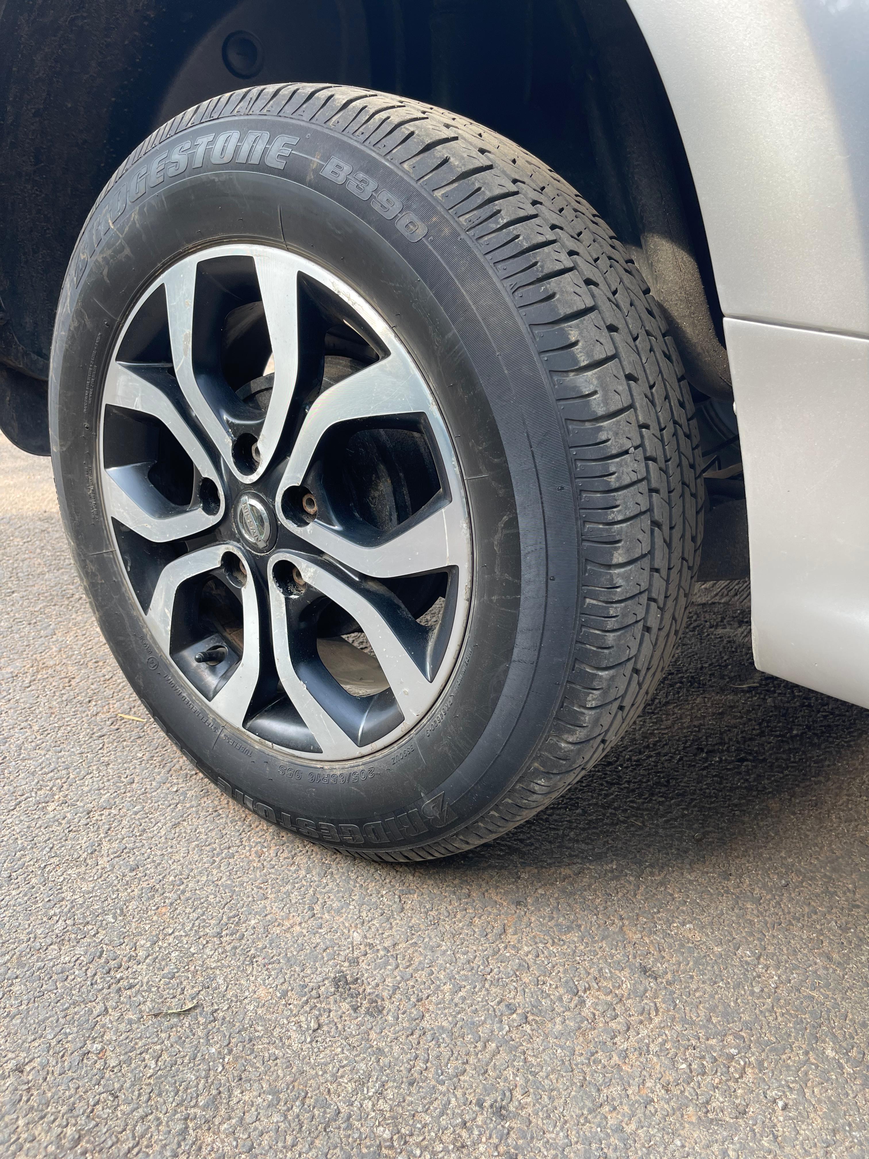 Nissan Terrano - Image 9