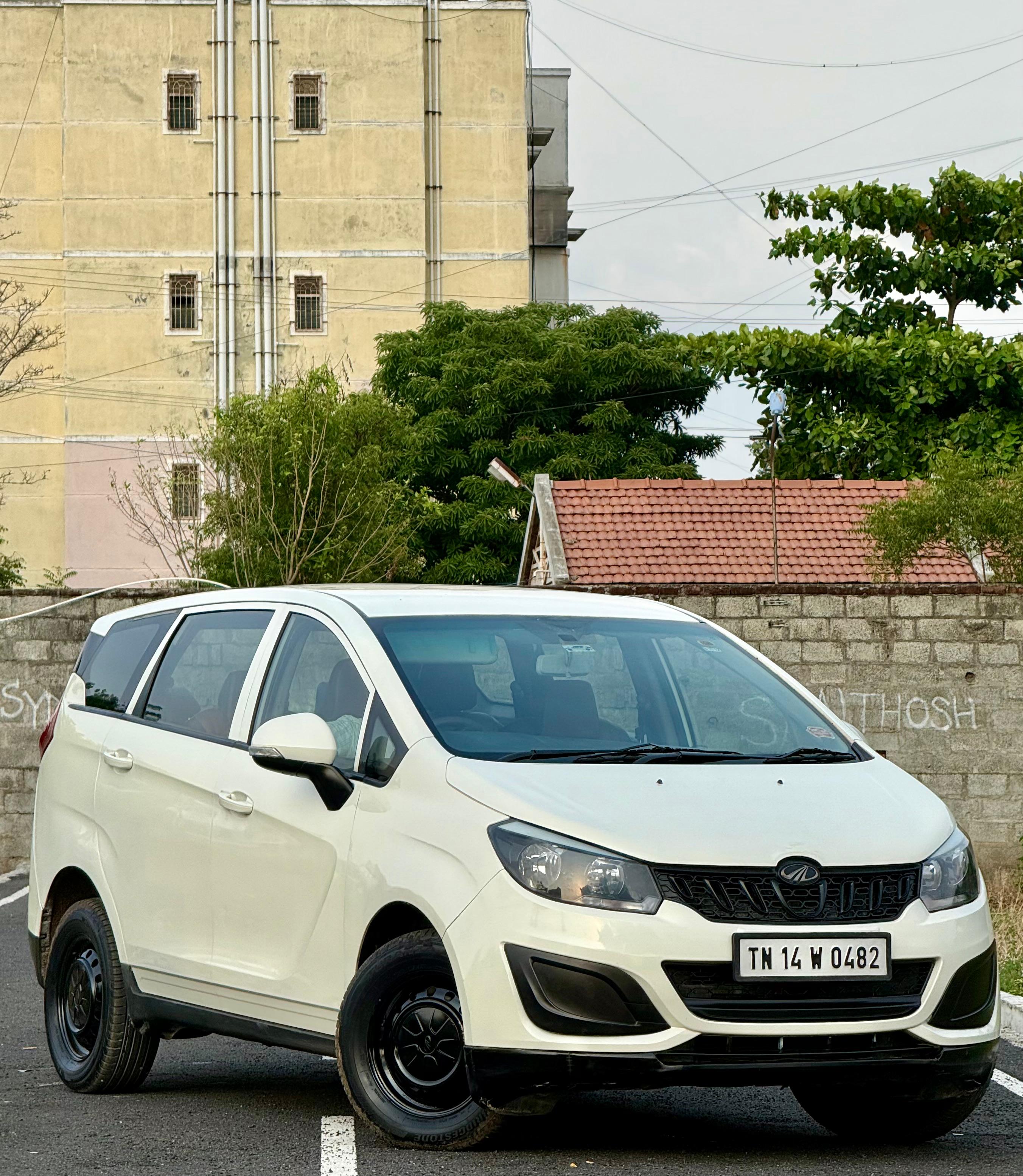 Mahindra Marazzo