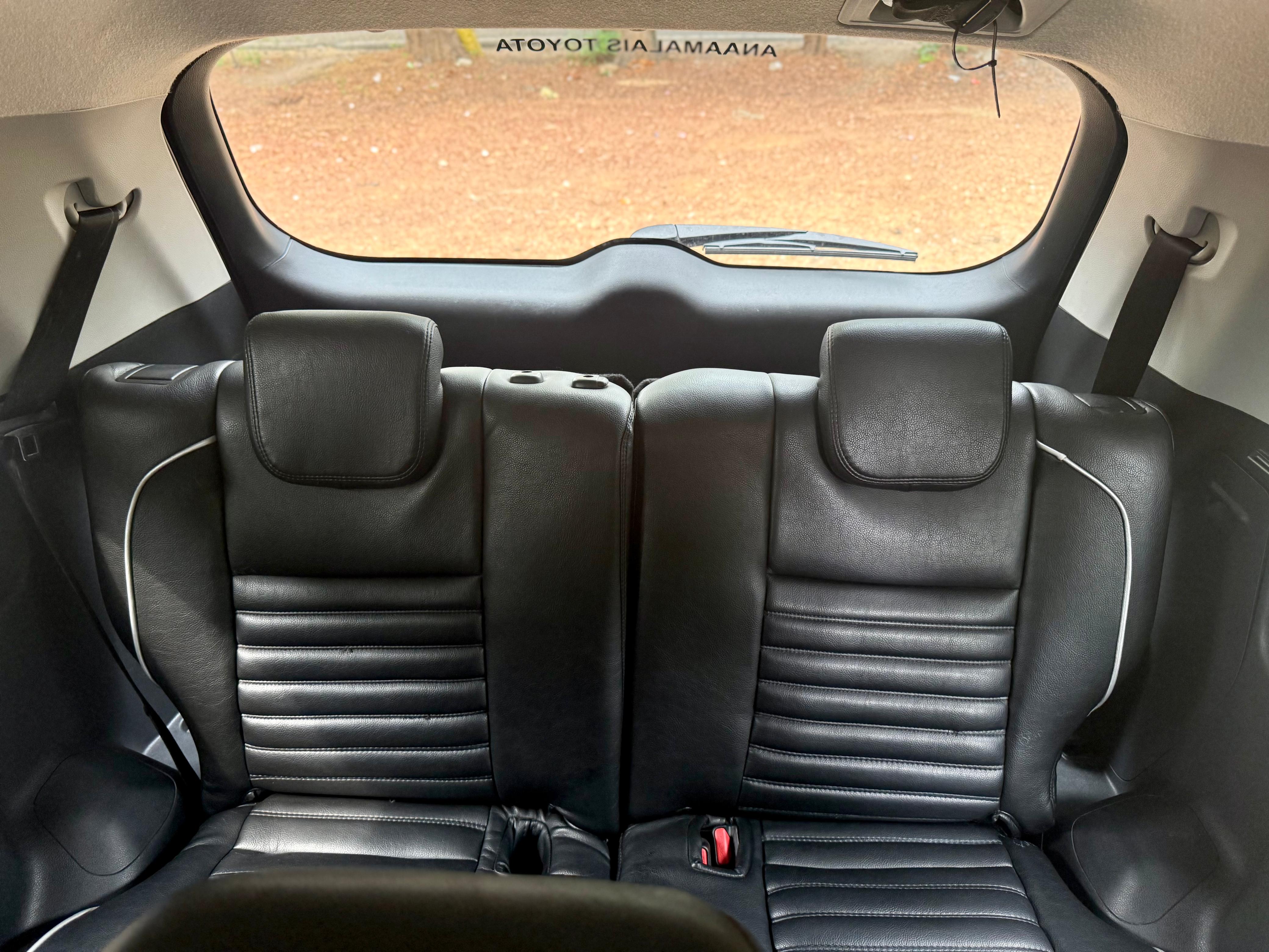 Toyota Innova Hycross - Image 2