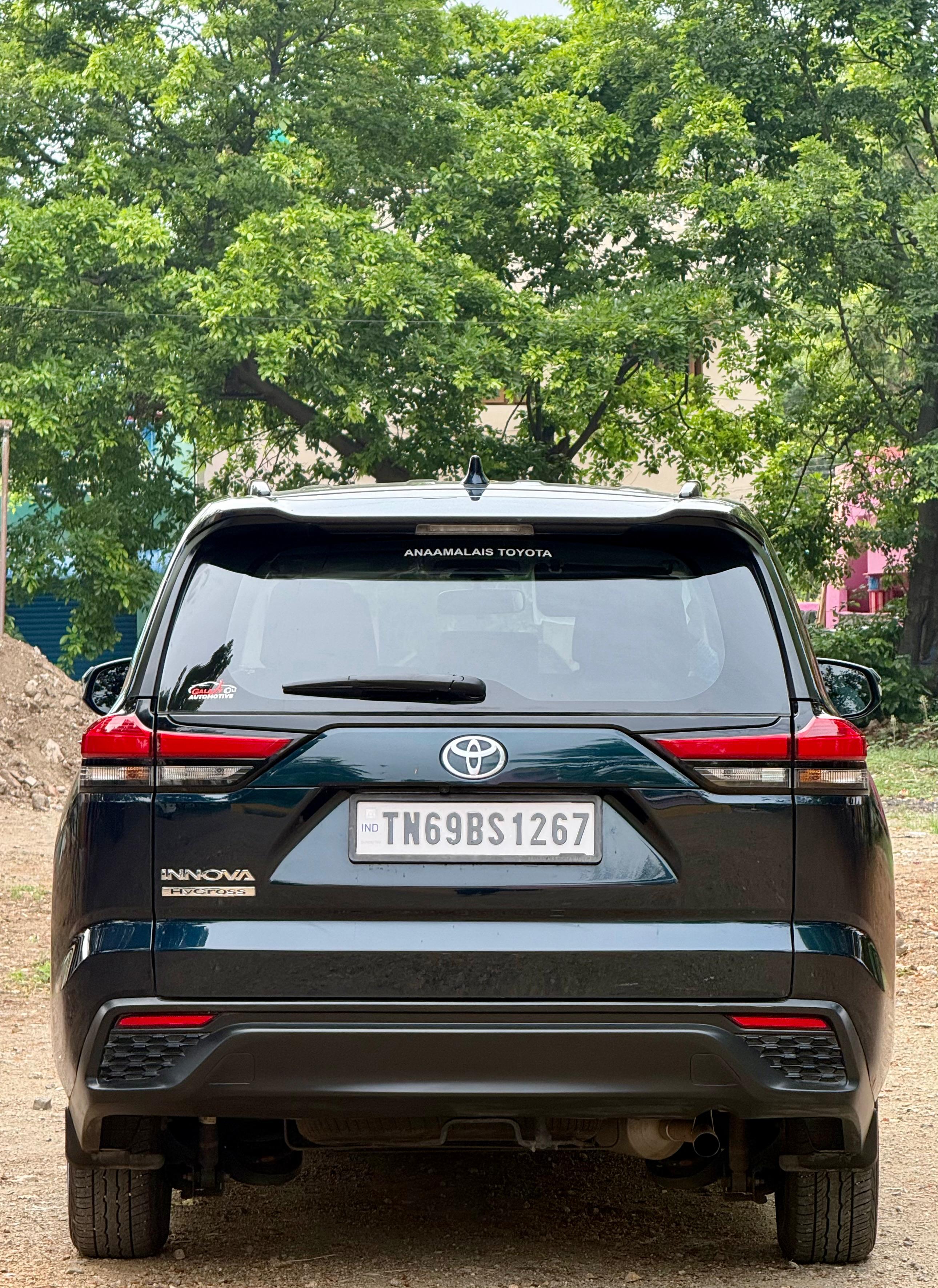 Toyota Innova Hycross - Image 1