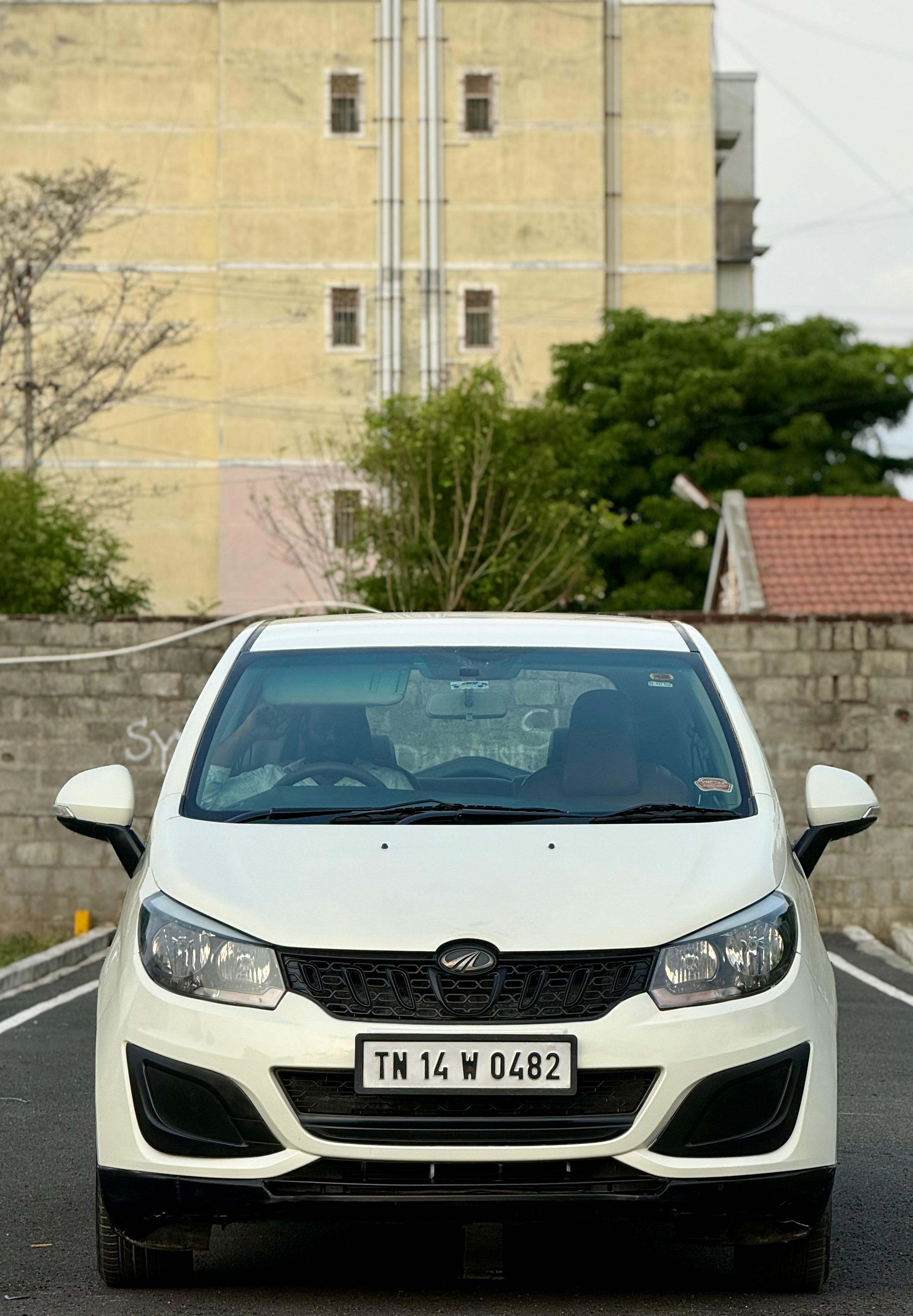 Mahindra Marazzo