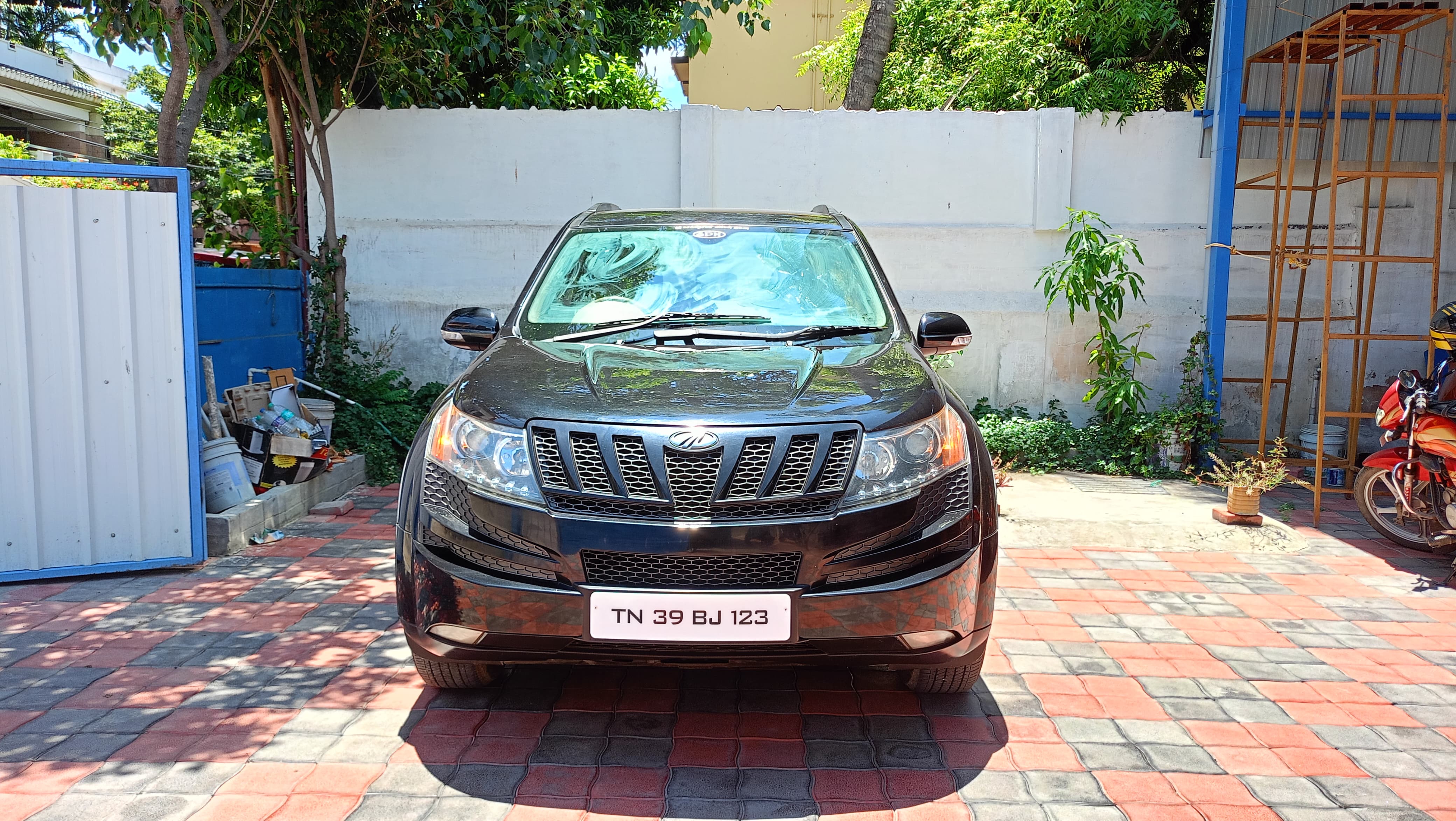 Mahindra XUV500