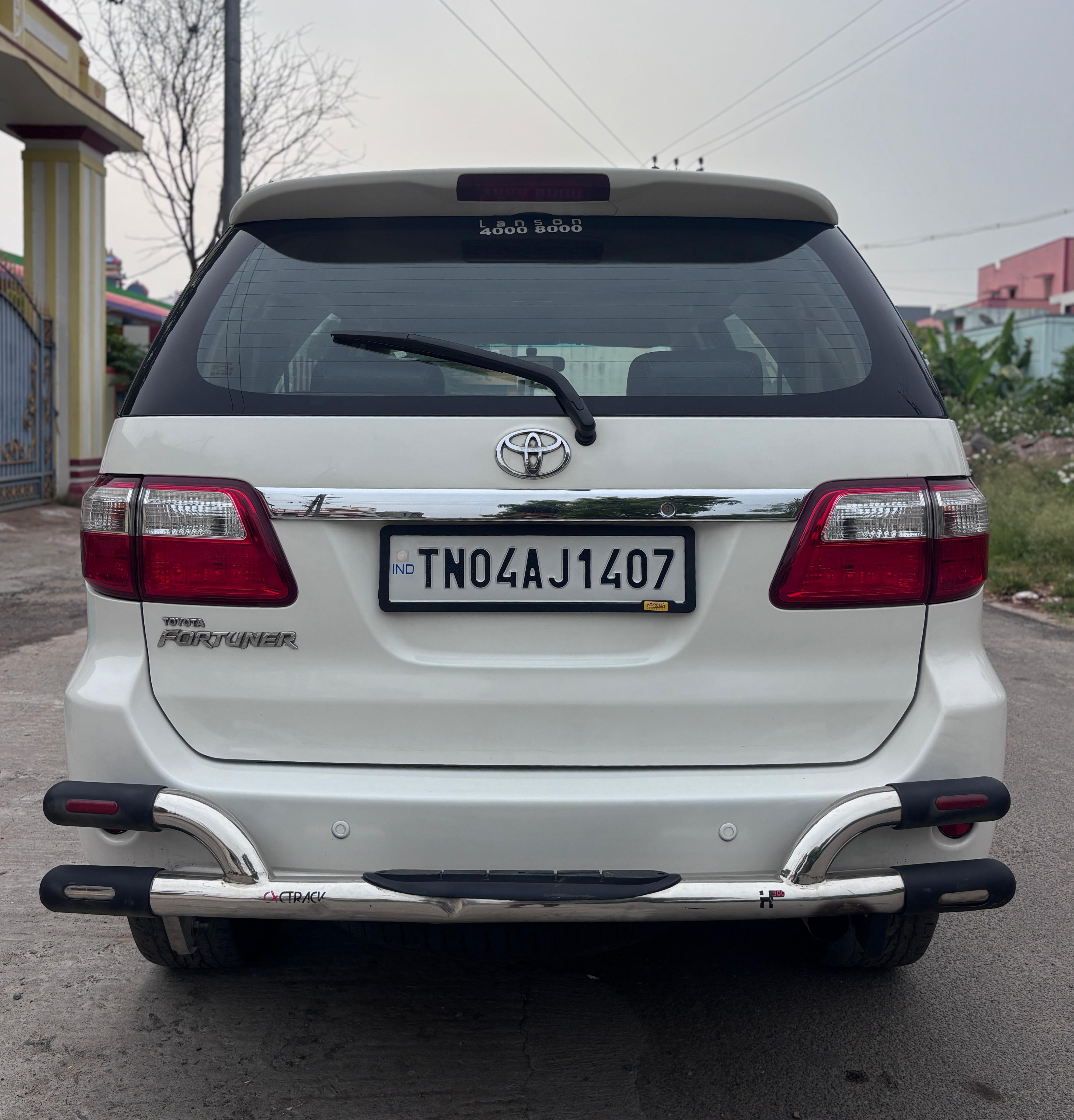 Toyota Fortuner - Image 10