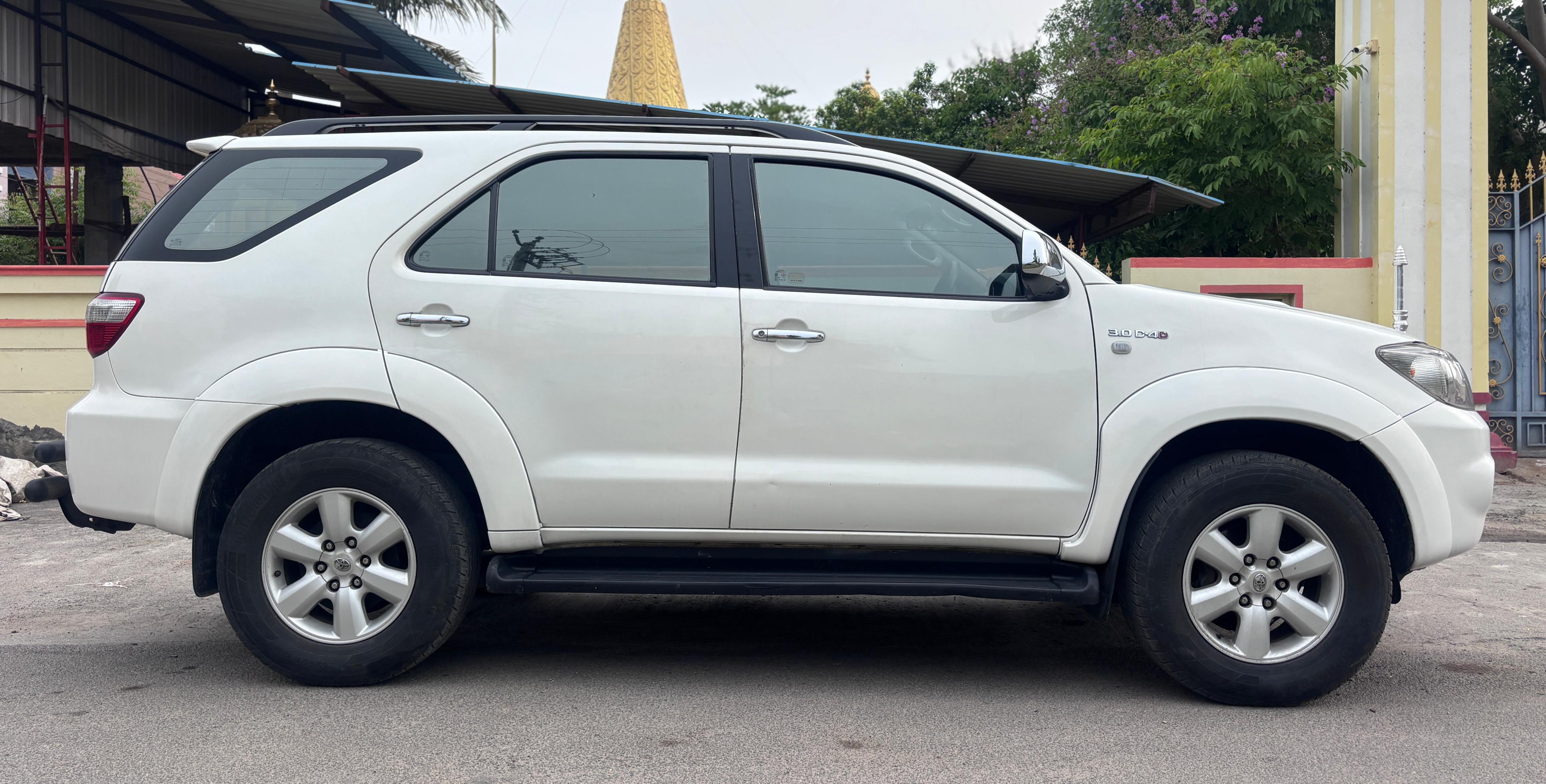 Toyota Fortuner - Image 8