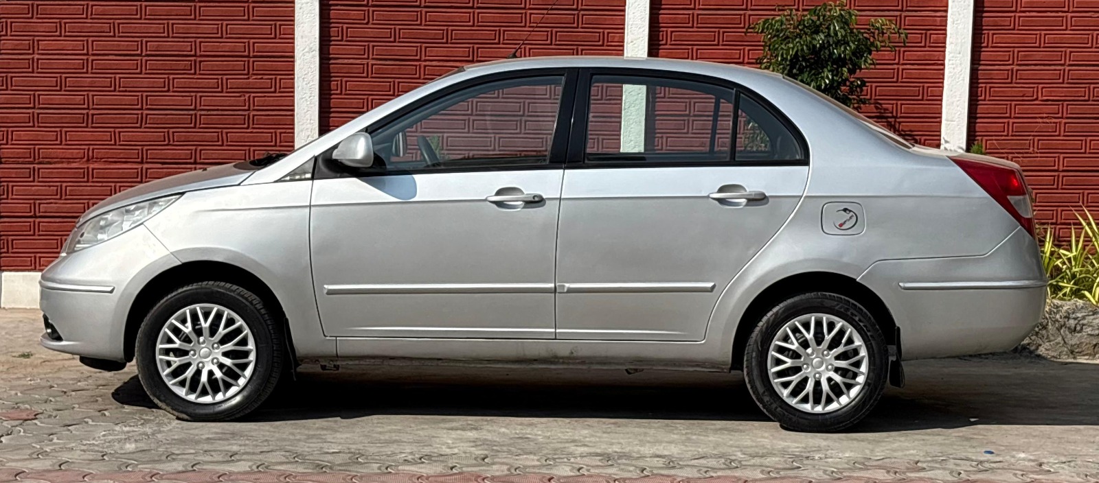 Tata indigo manza - Image 3
