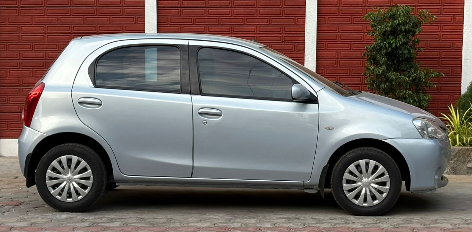 Toyota Etios Liva - Image 2