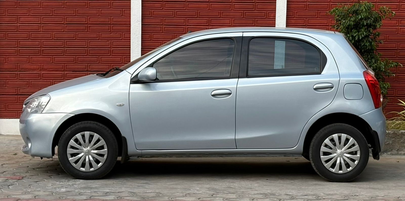 Toyota Etios Liva - Image 4