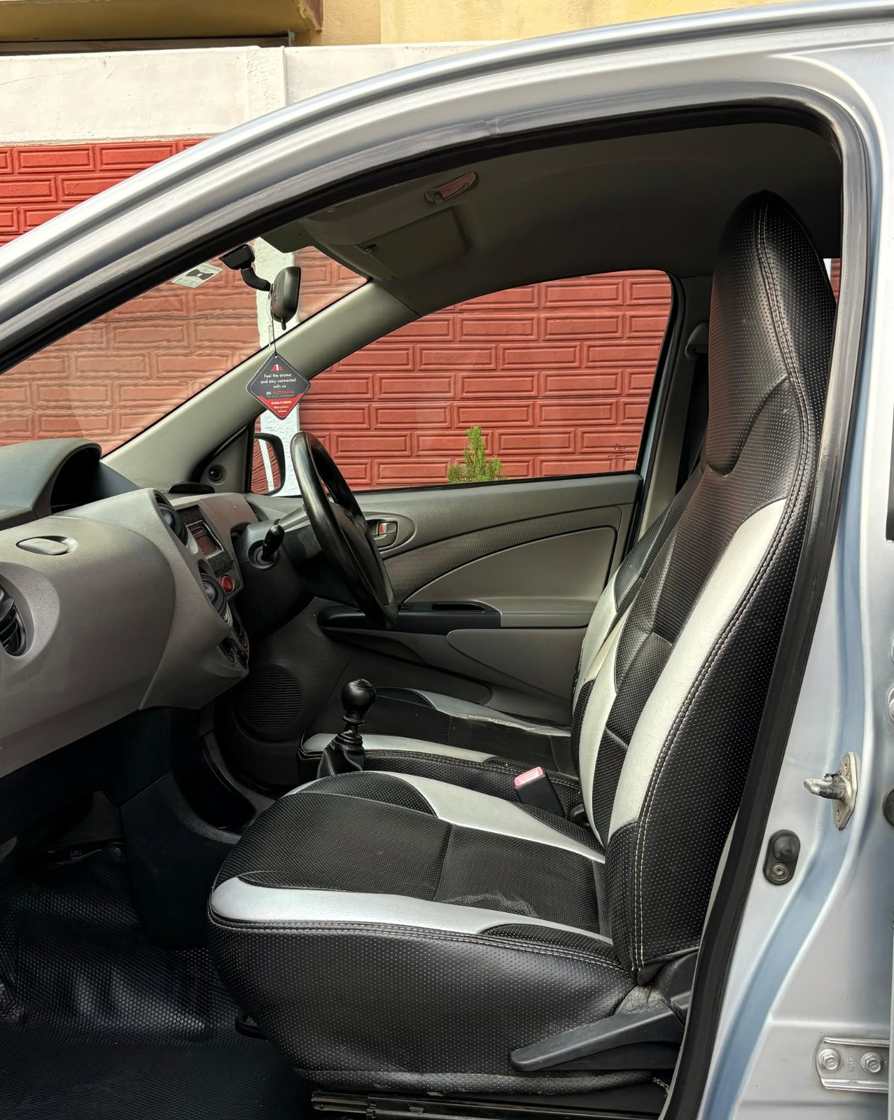 Toyota Etios Liva - Image 3