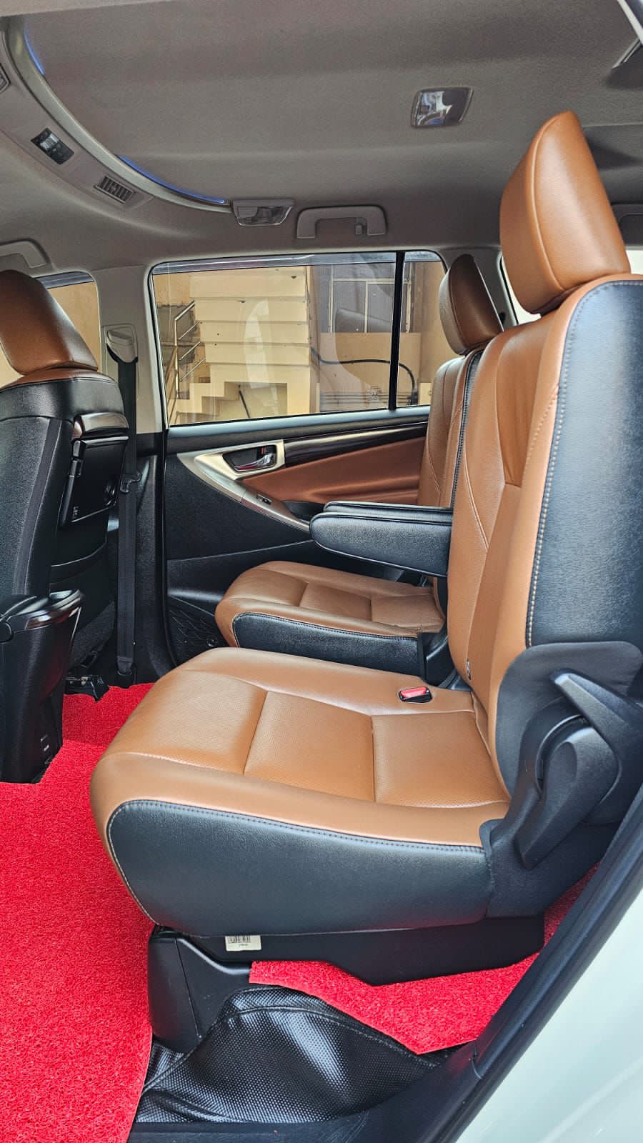 Toyota Innova Crysta - Image 2