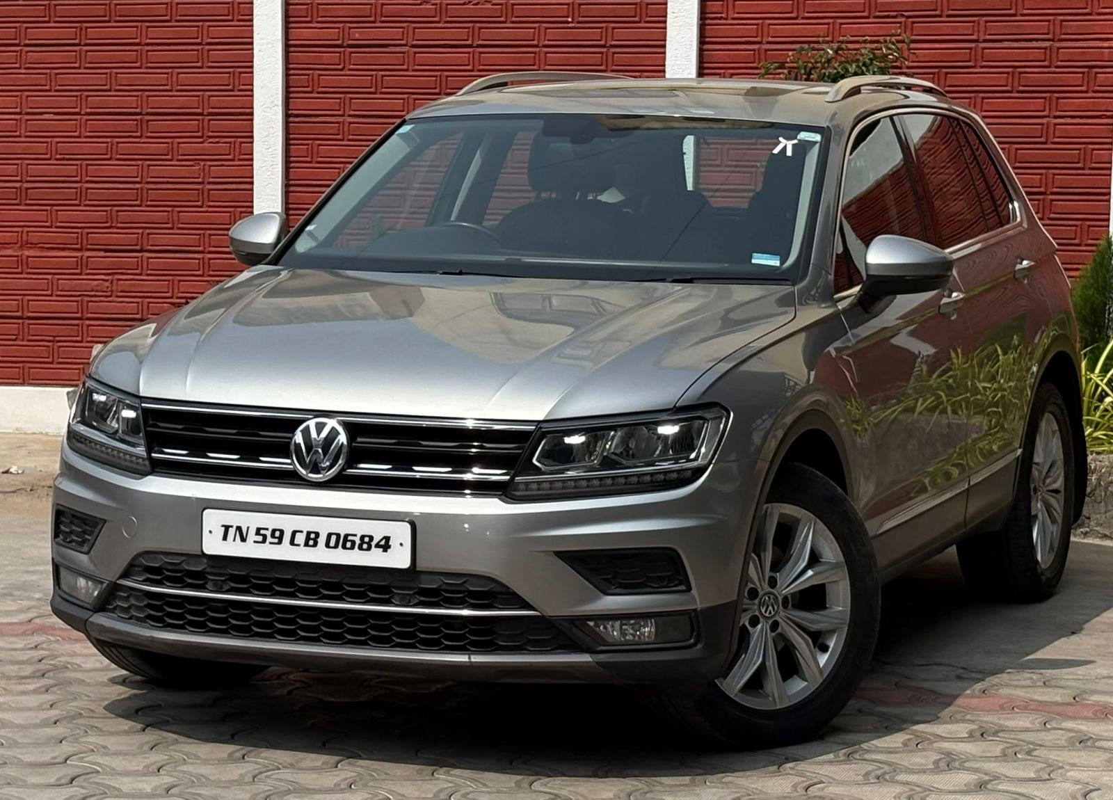 Volkswagen Tiguan - Image 6