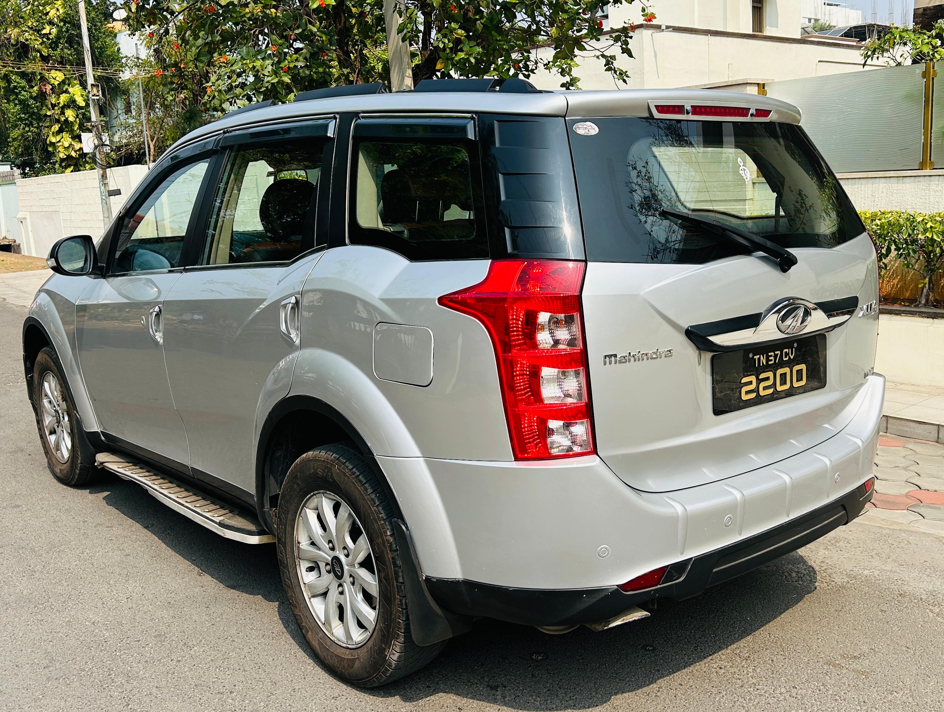Mahindra XUV500 - Image 4