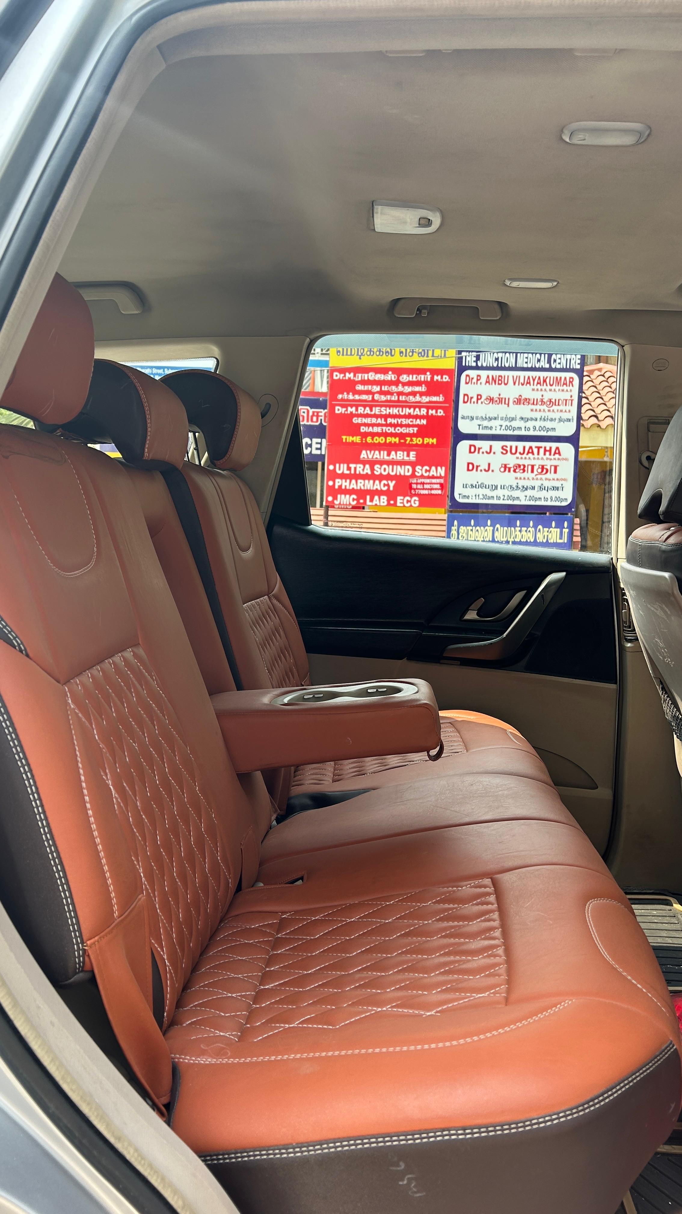 Mahindra XUV500 - Image 6