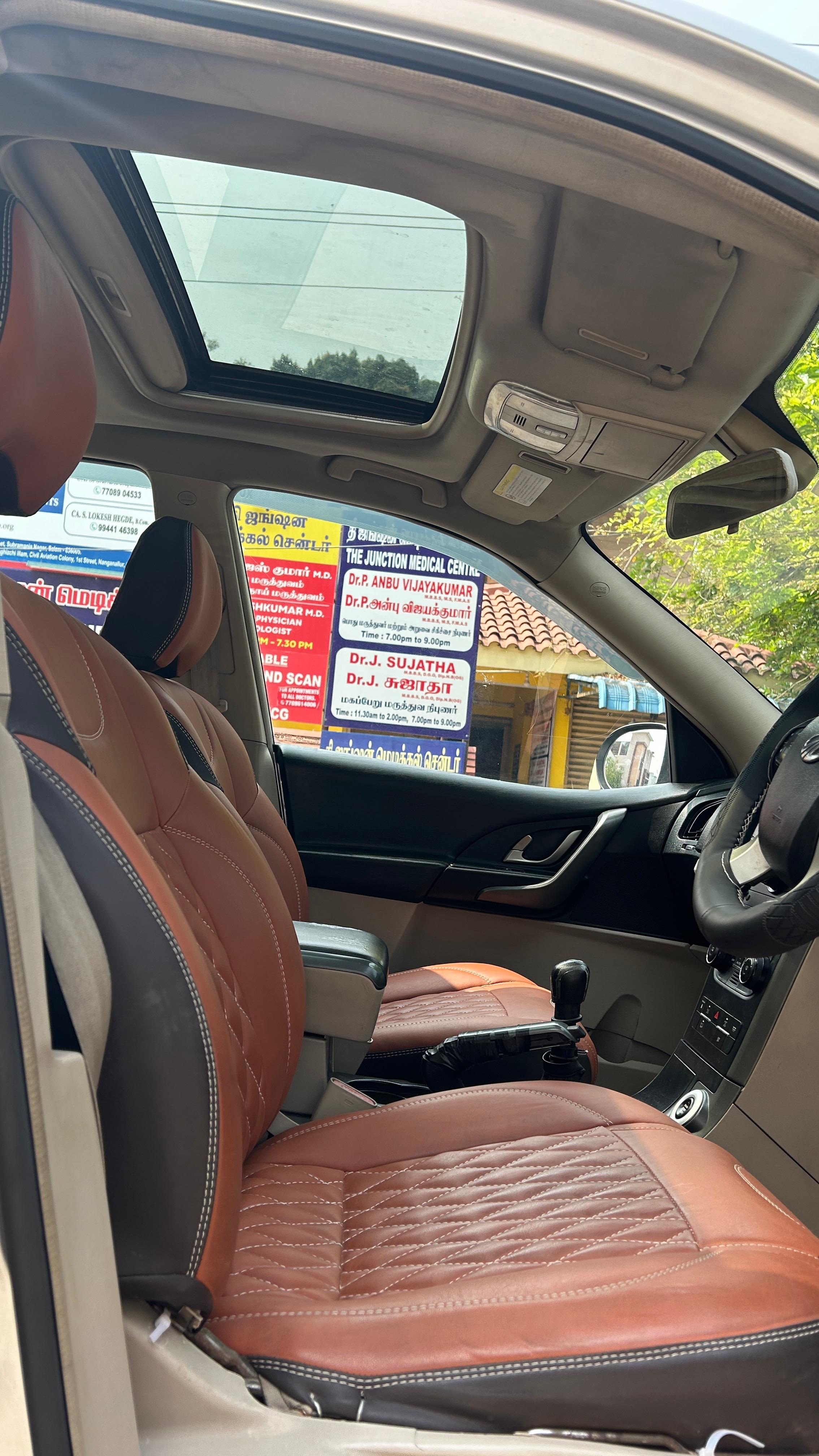 Mahindra XUV500 - Image 5