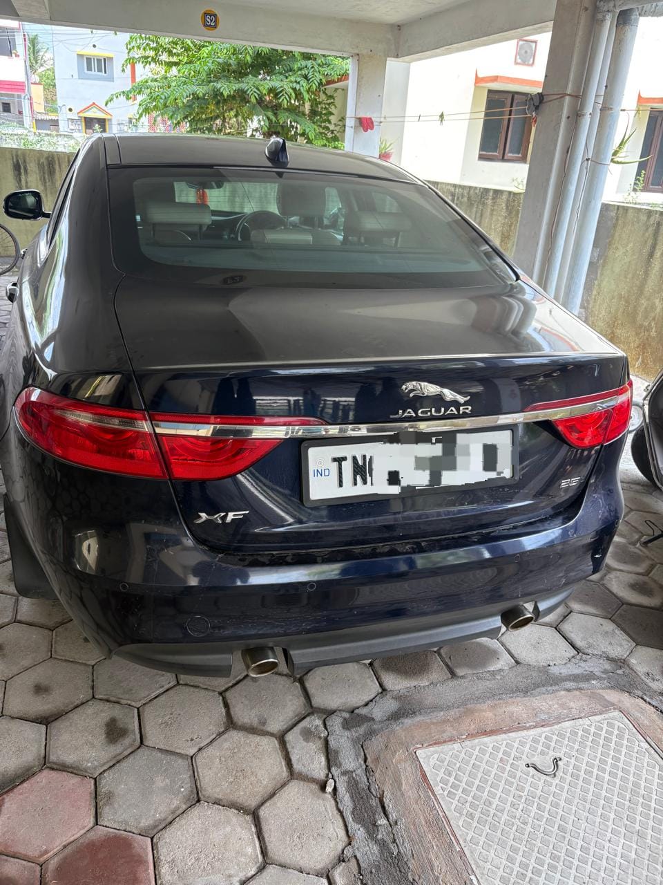 Jaguar XF - Image 2