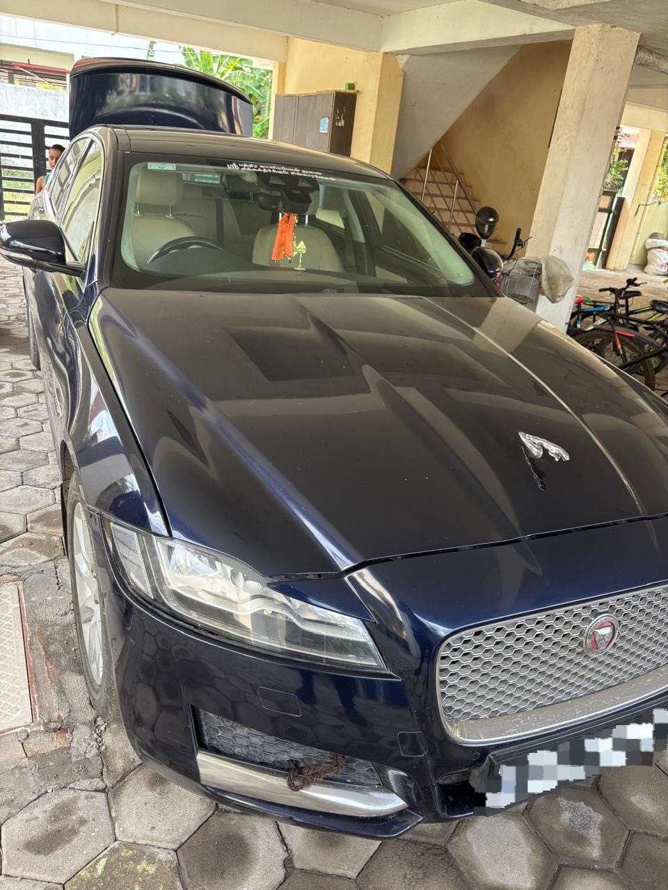 Jaguar XF - Image 4