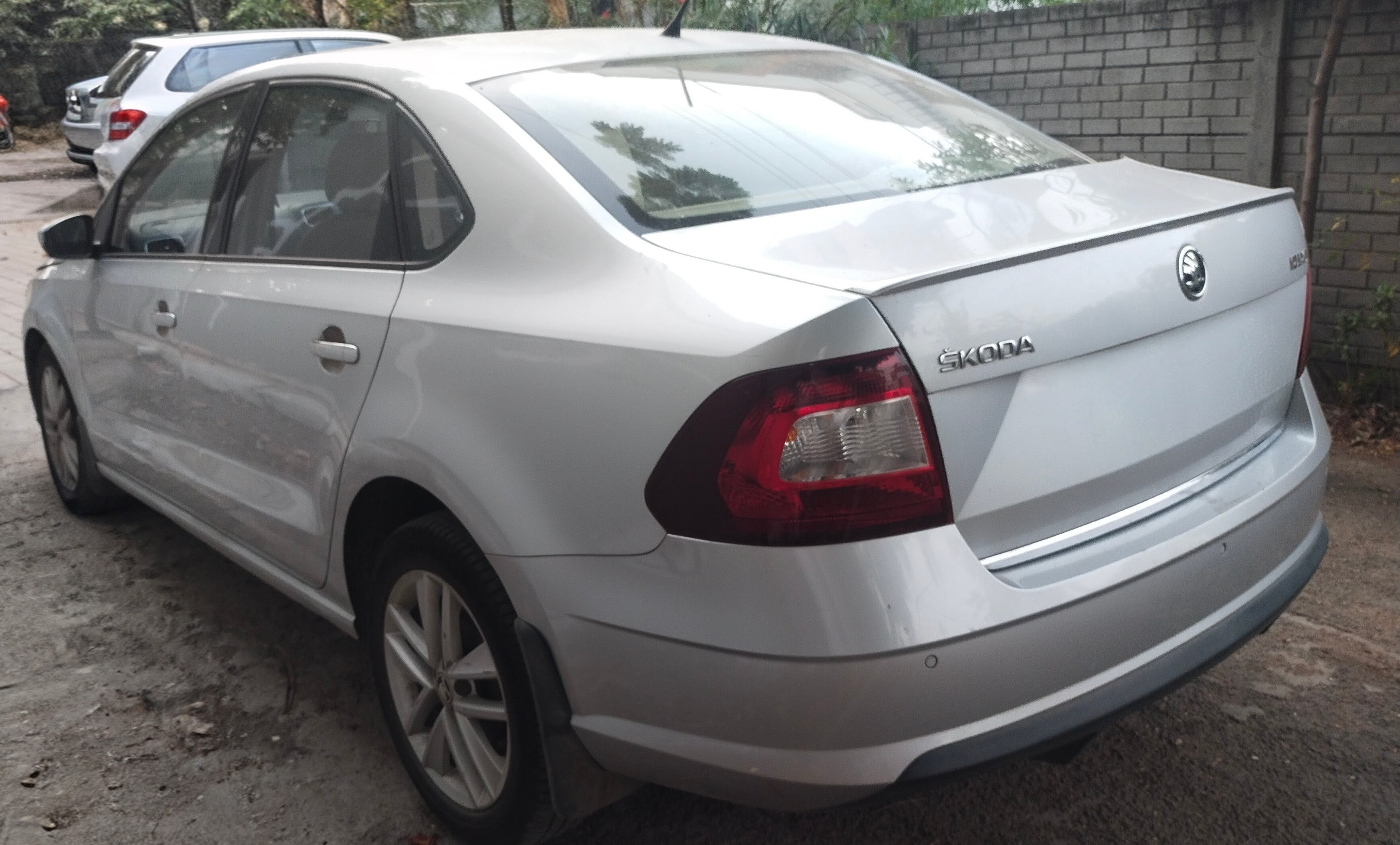 Skoda Rapid - Image 4