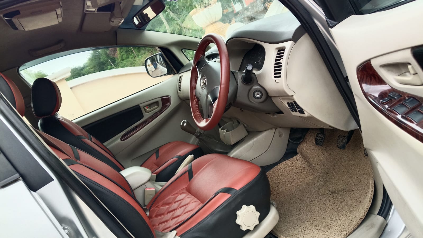 Toyota Innova - Image 7