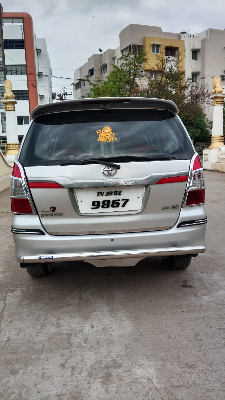 Toyota Innova - Image 2