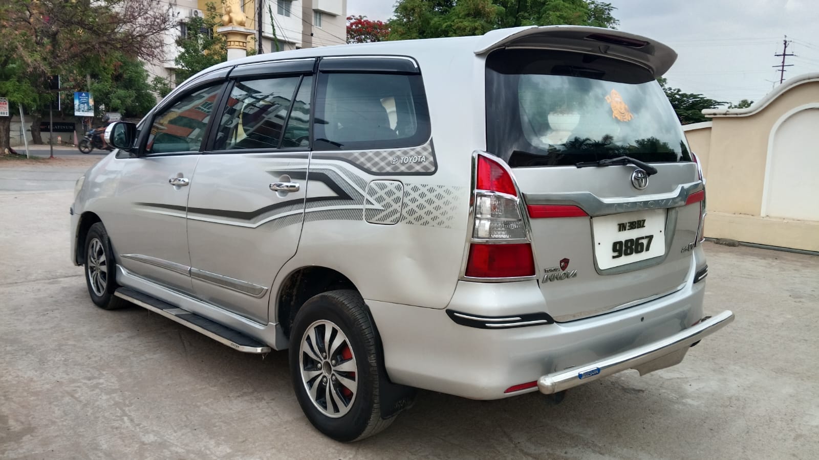 Toyota Innova - Image 15