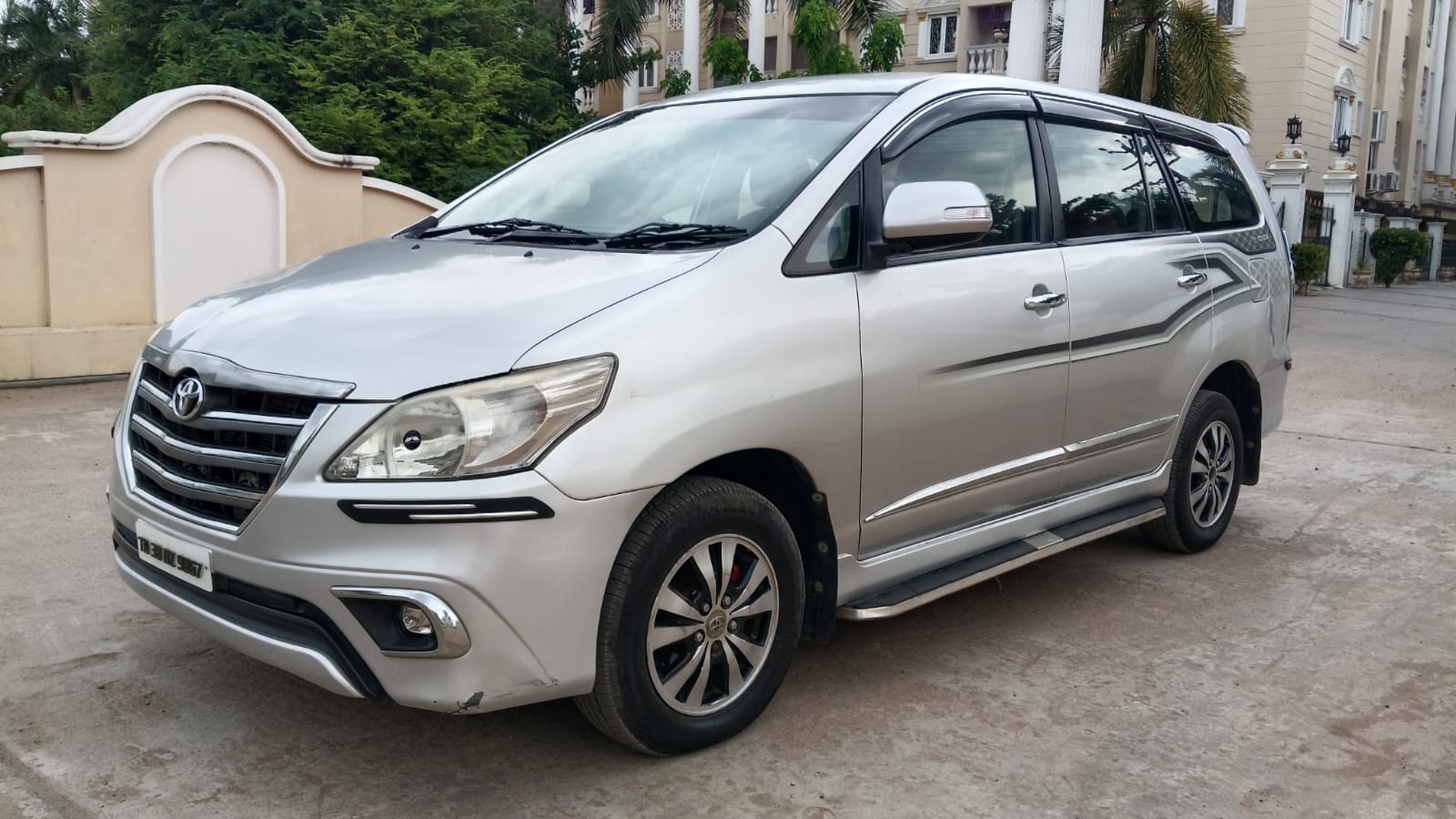 Toyota Innova - Image 4