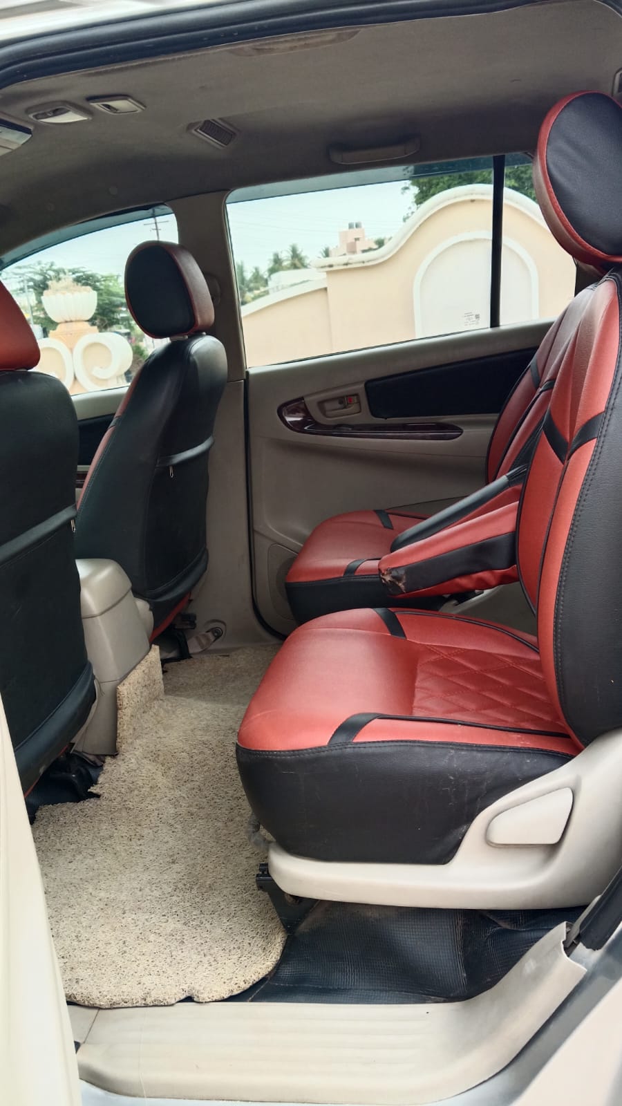 Toyota Innova - Image 9