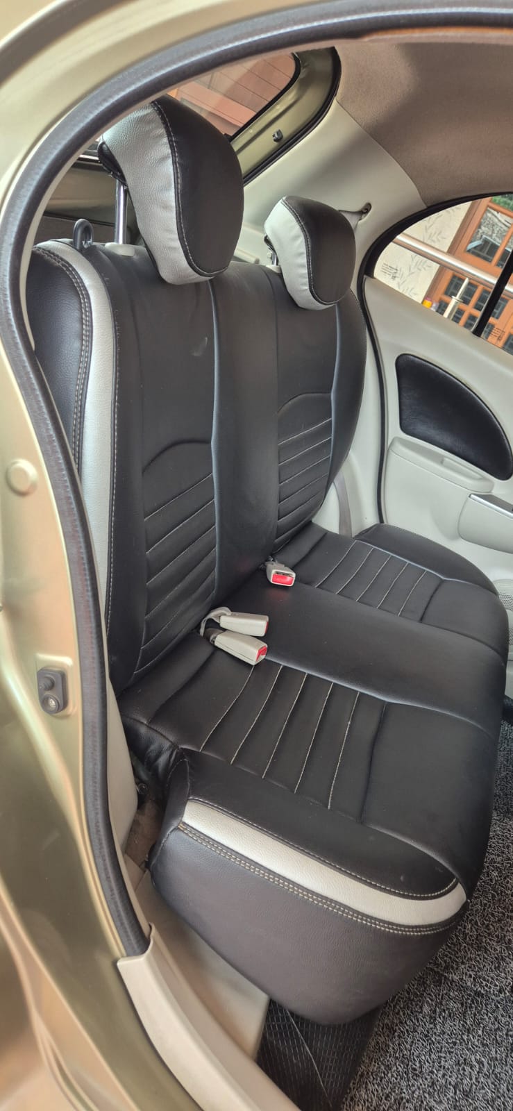 Nissan Micra Active - Image 3