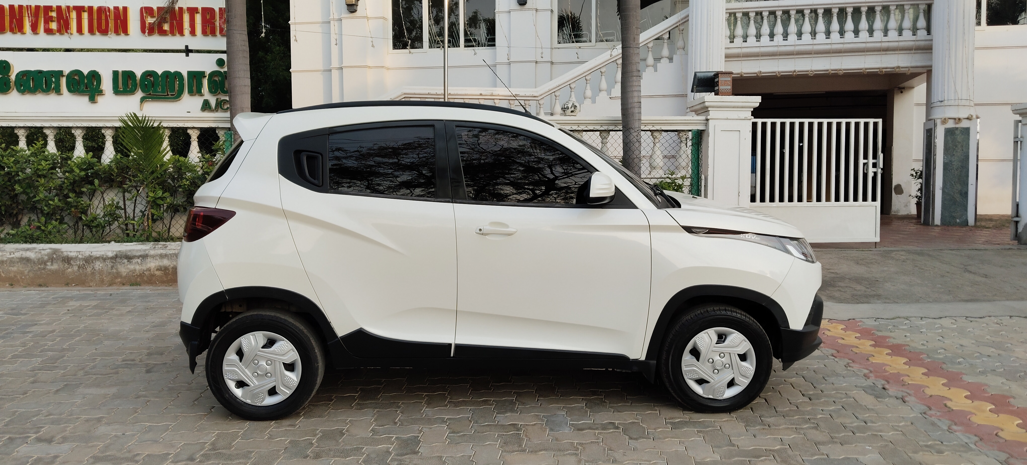 Mahindra KUV 100 - Image 2