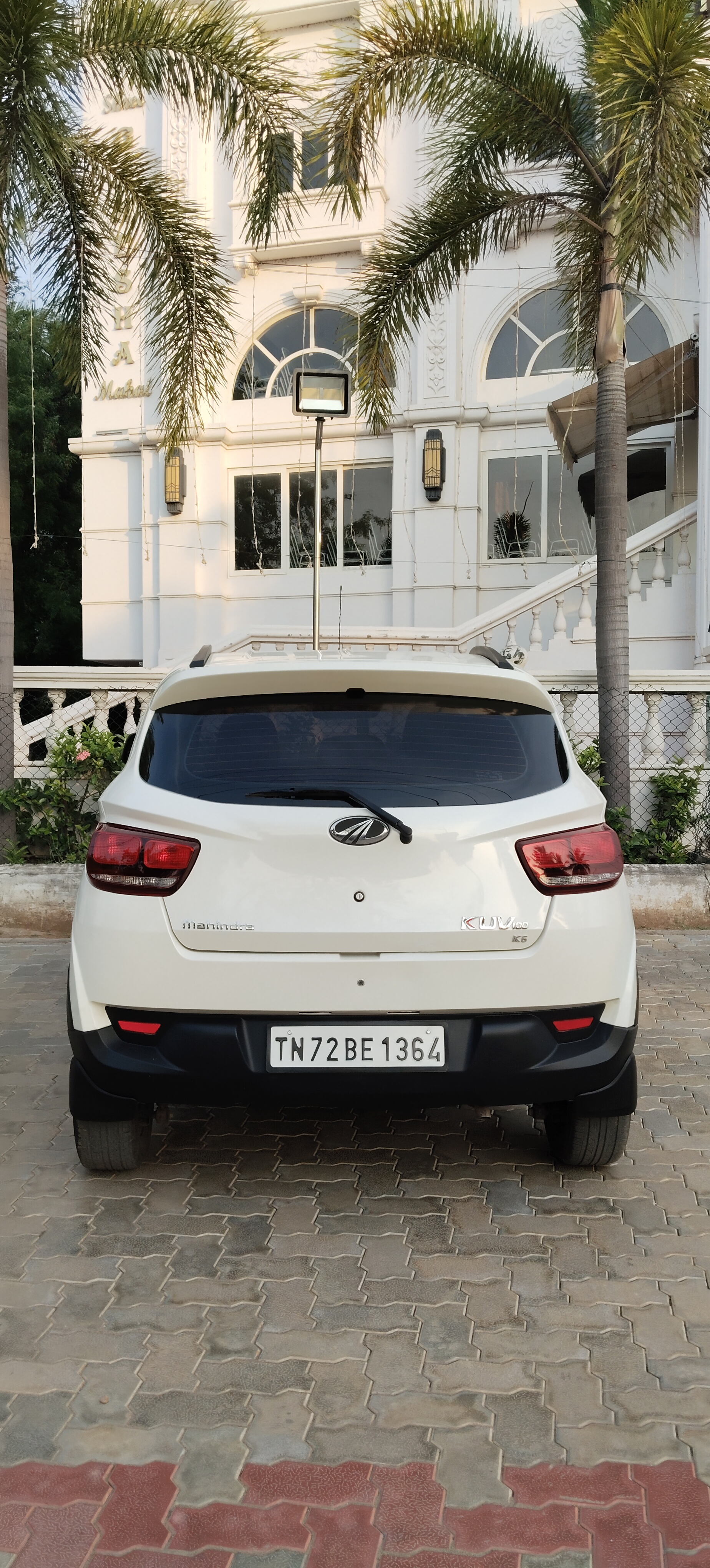 Mahindra KUV 100 - Image 4