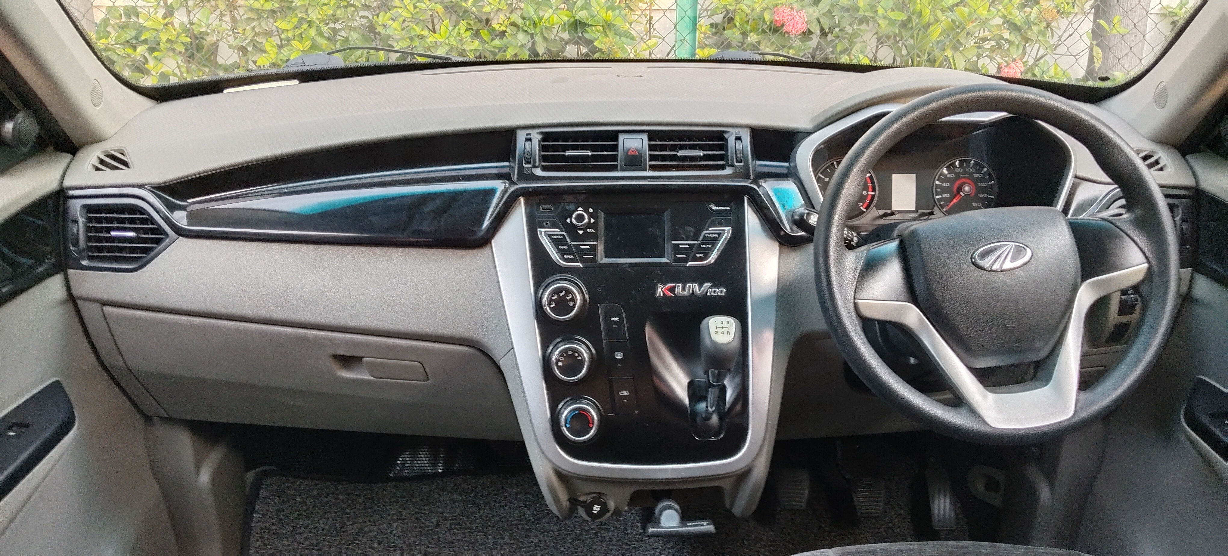 Mahindra KUV 100 - Image 7