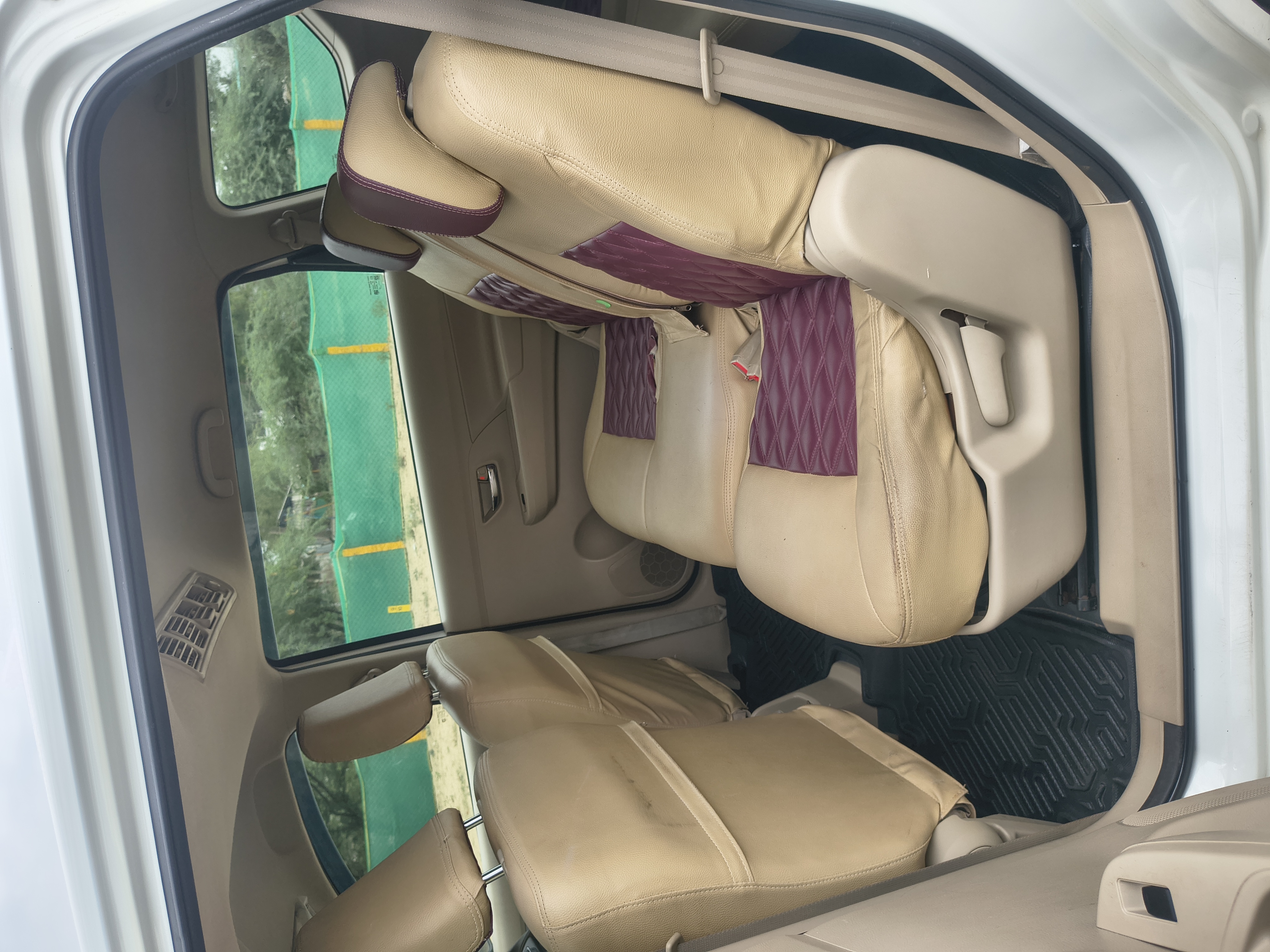 Maruti Suzuki Ertiga - Image 8