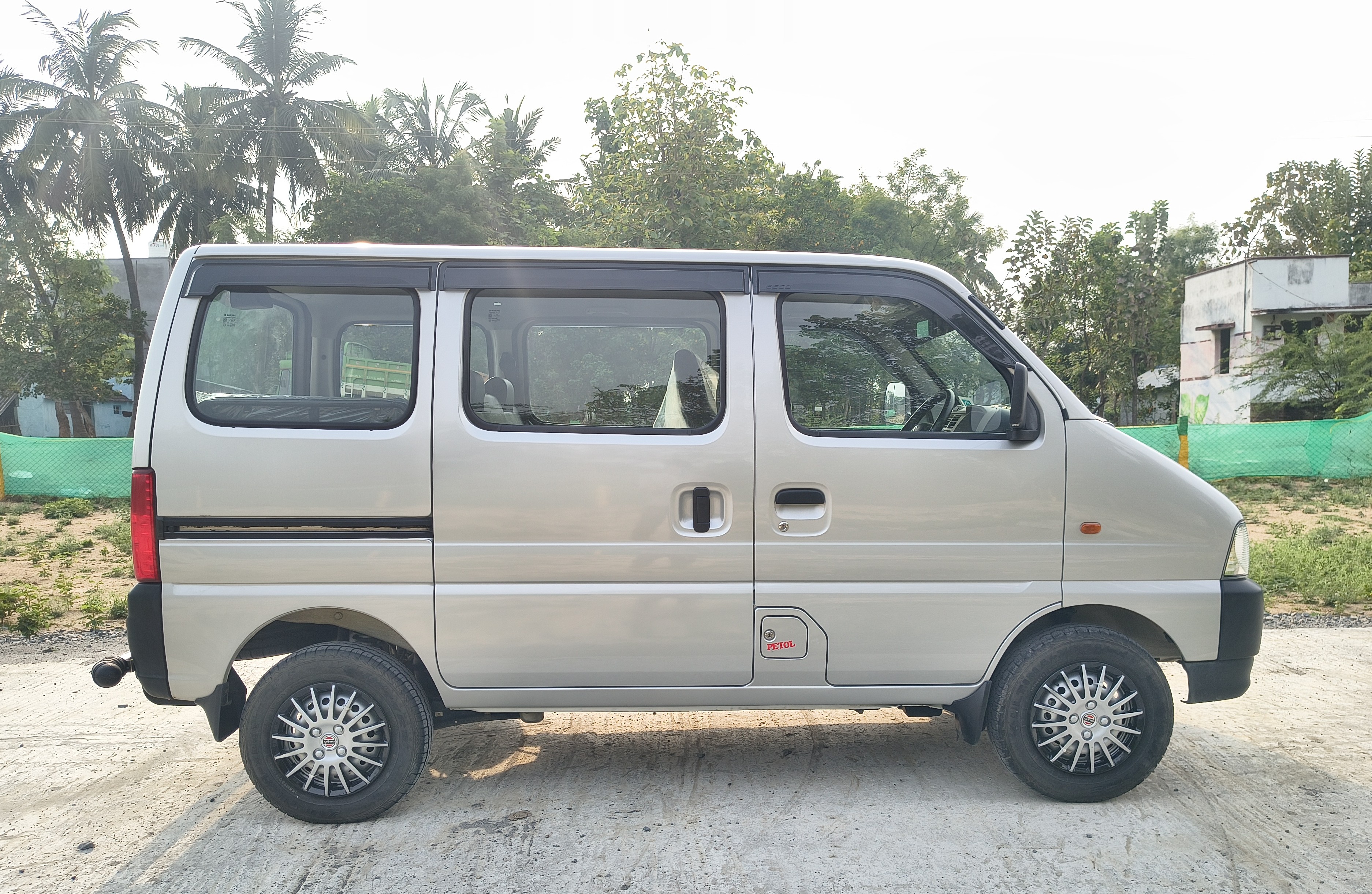 Maruti Suzuki Eeco - Image 2