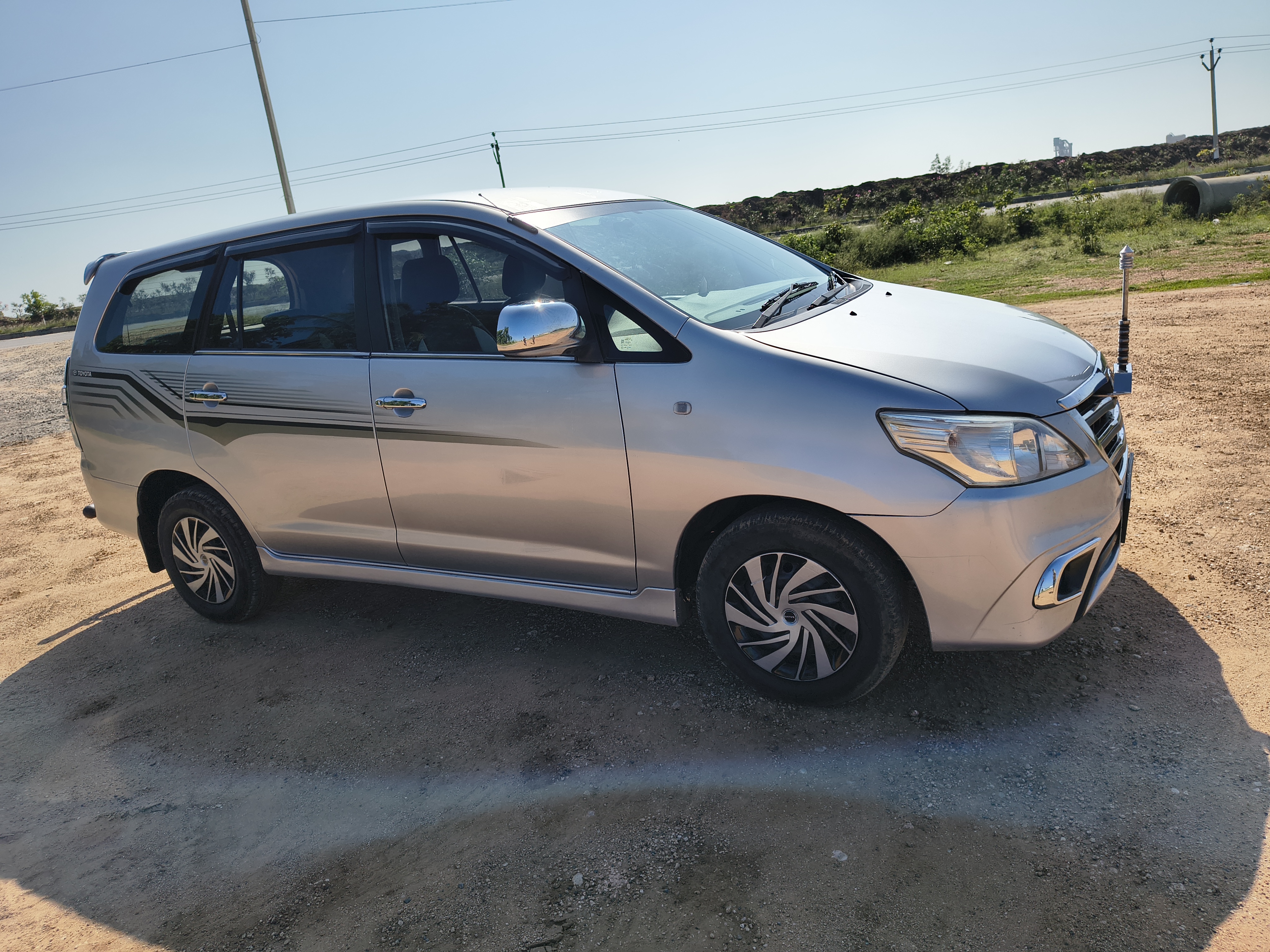 Toyota Innova - Image 2