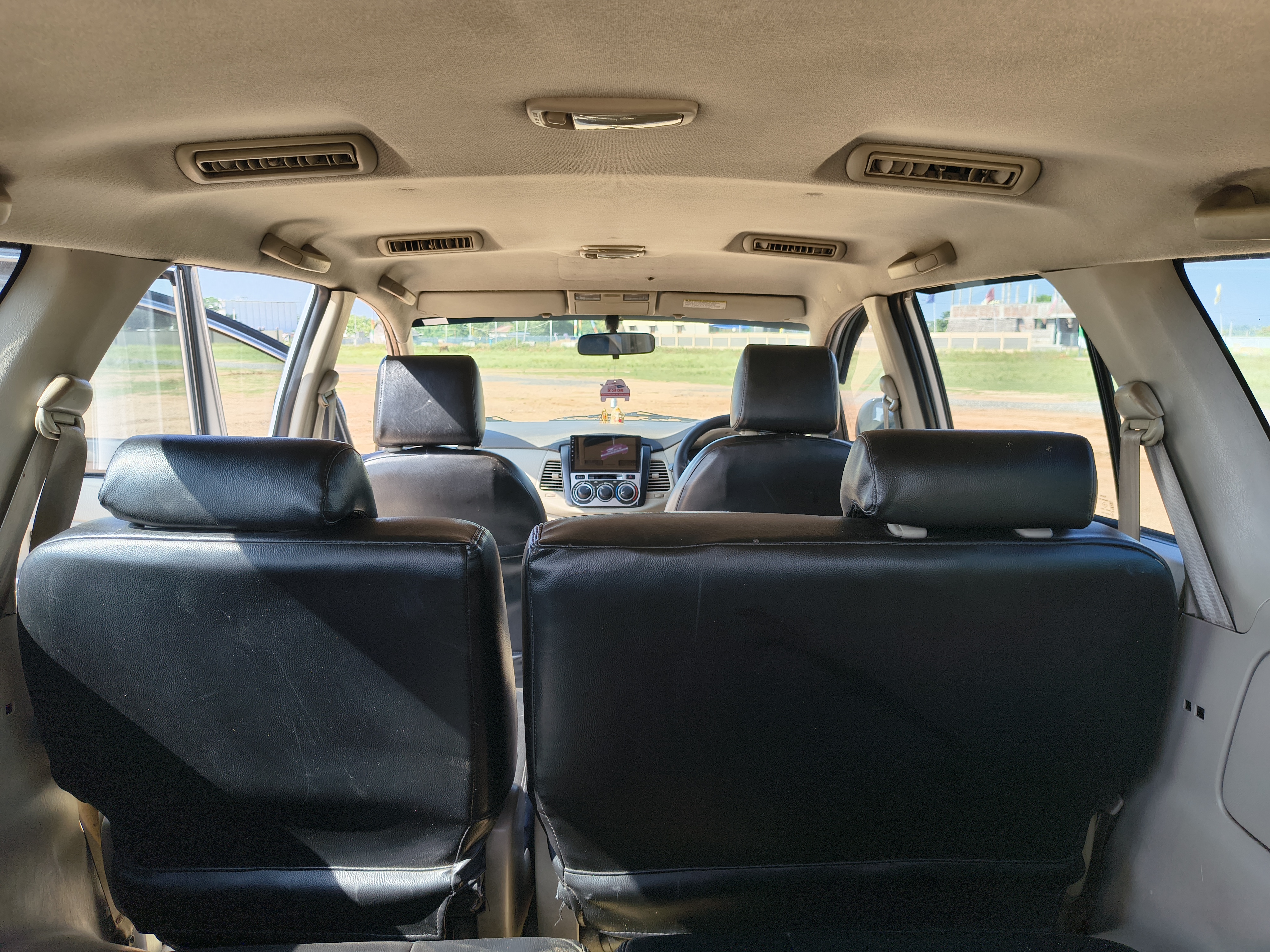 Toyota Innova - Image 10