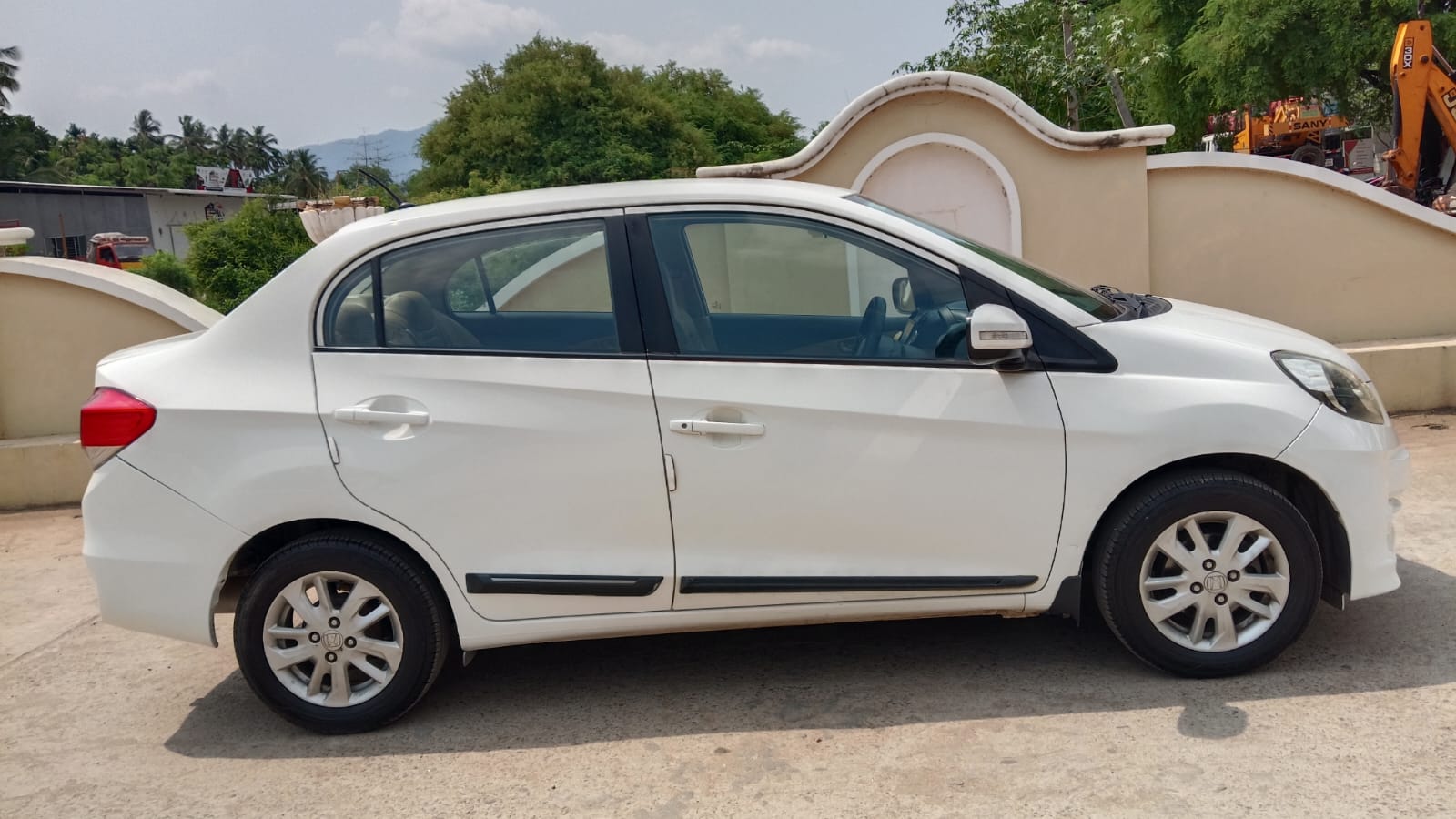 Honda Amaze - Image 2