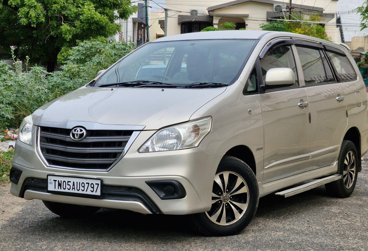 Toyota Innova - Image 4