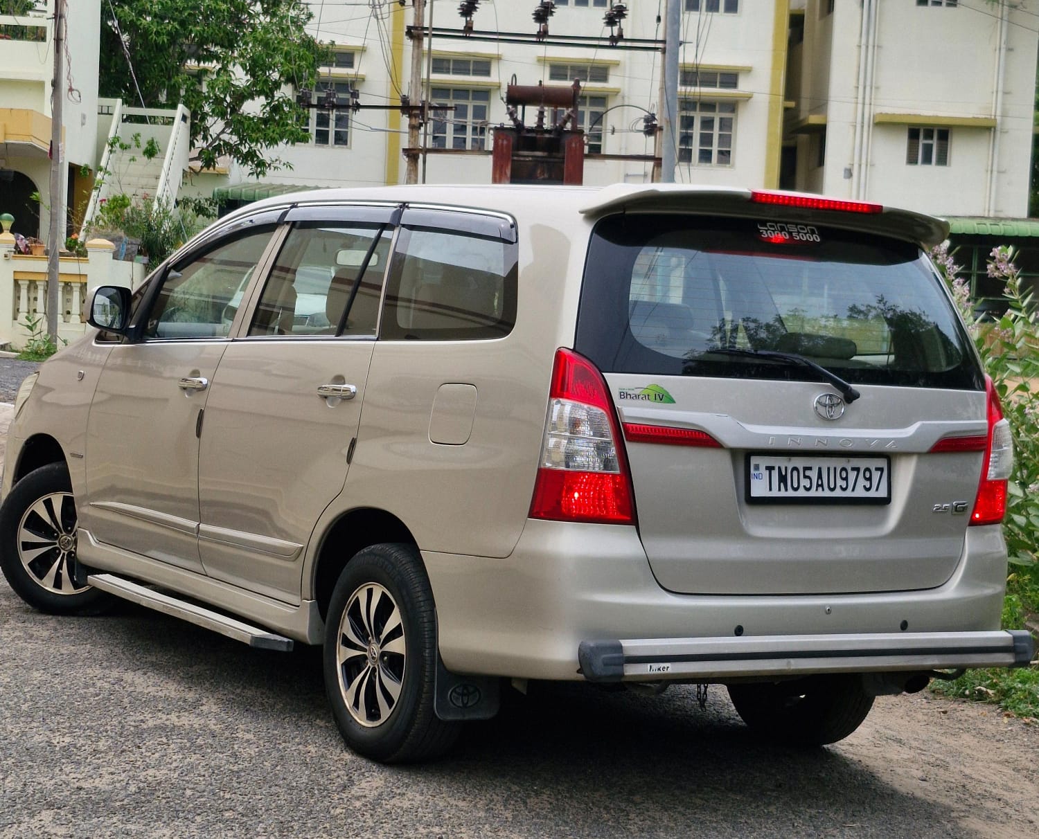 Toyota Innova - Image 5